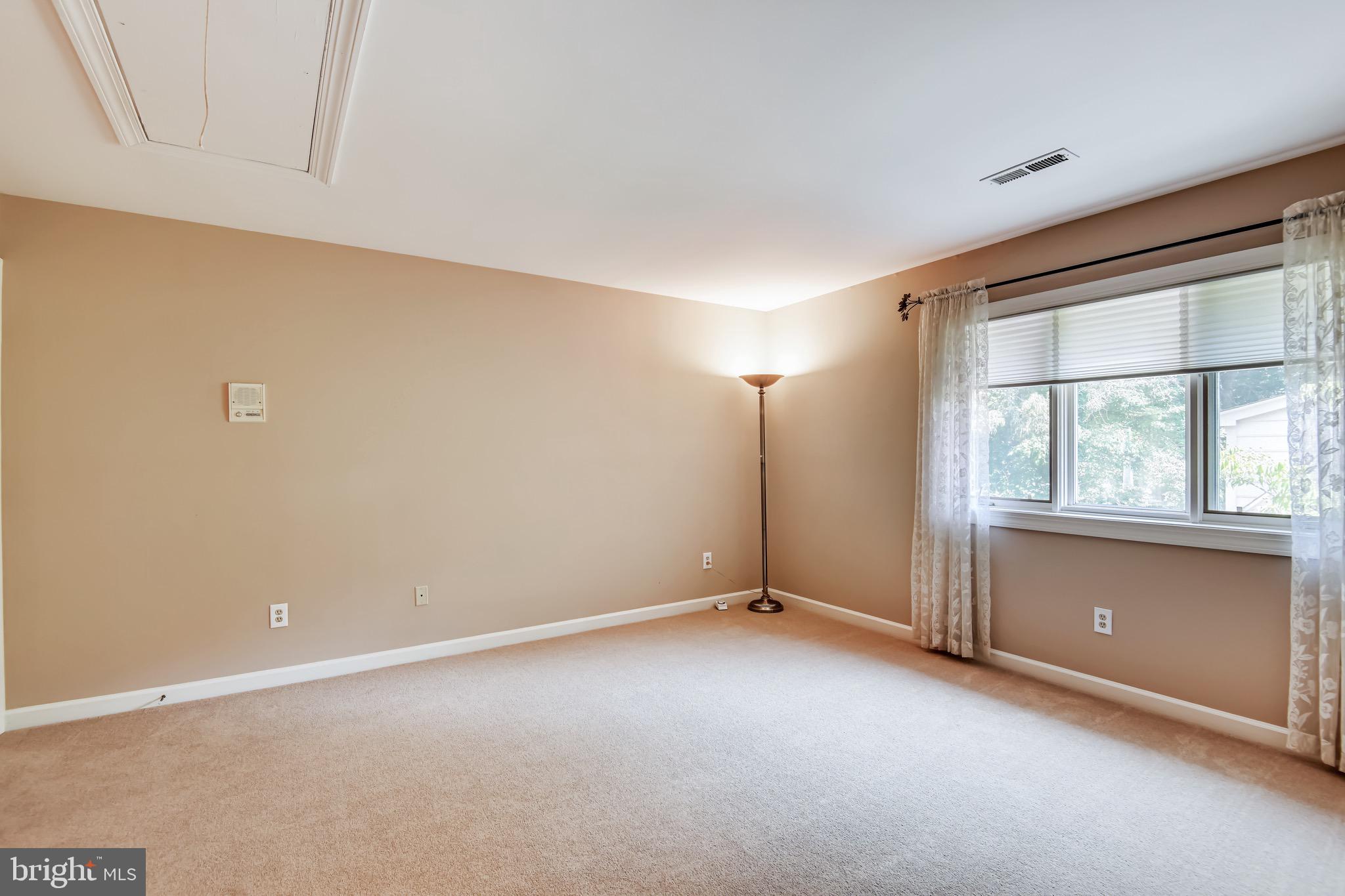 HUNTER'S CREST - Residential