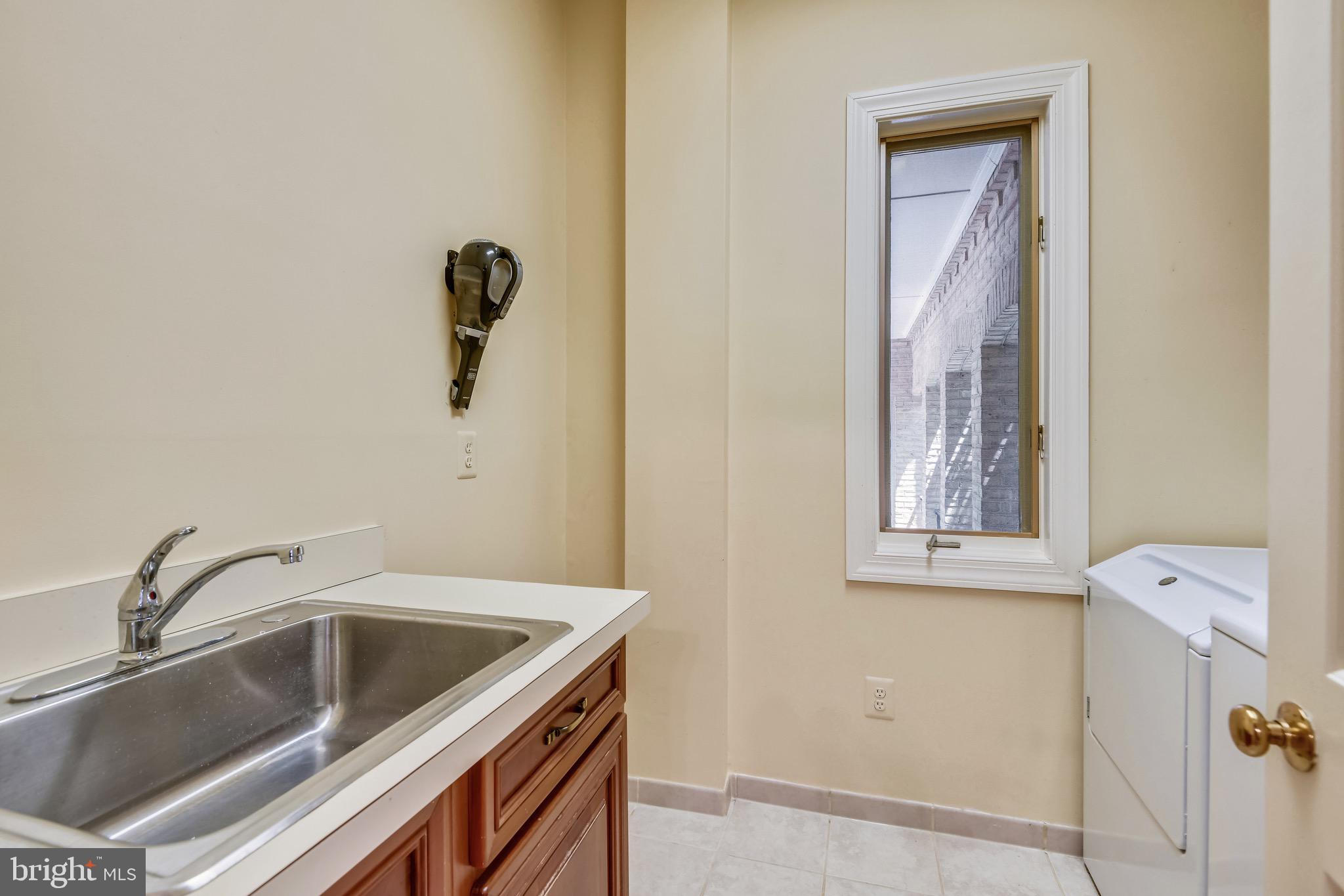 HUNTER'S CREST - Residential