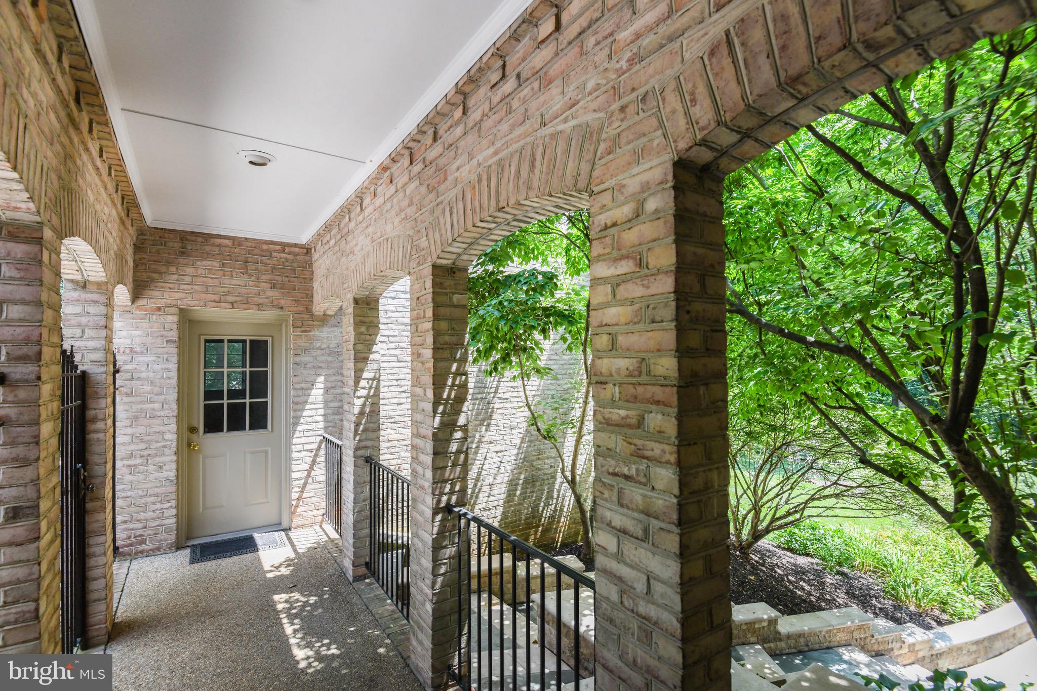 HUNTER'S CREST - Residential