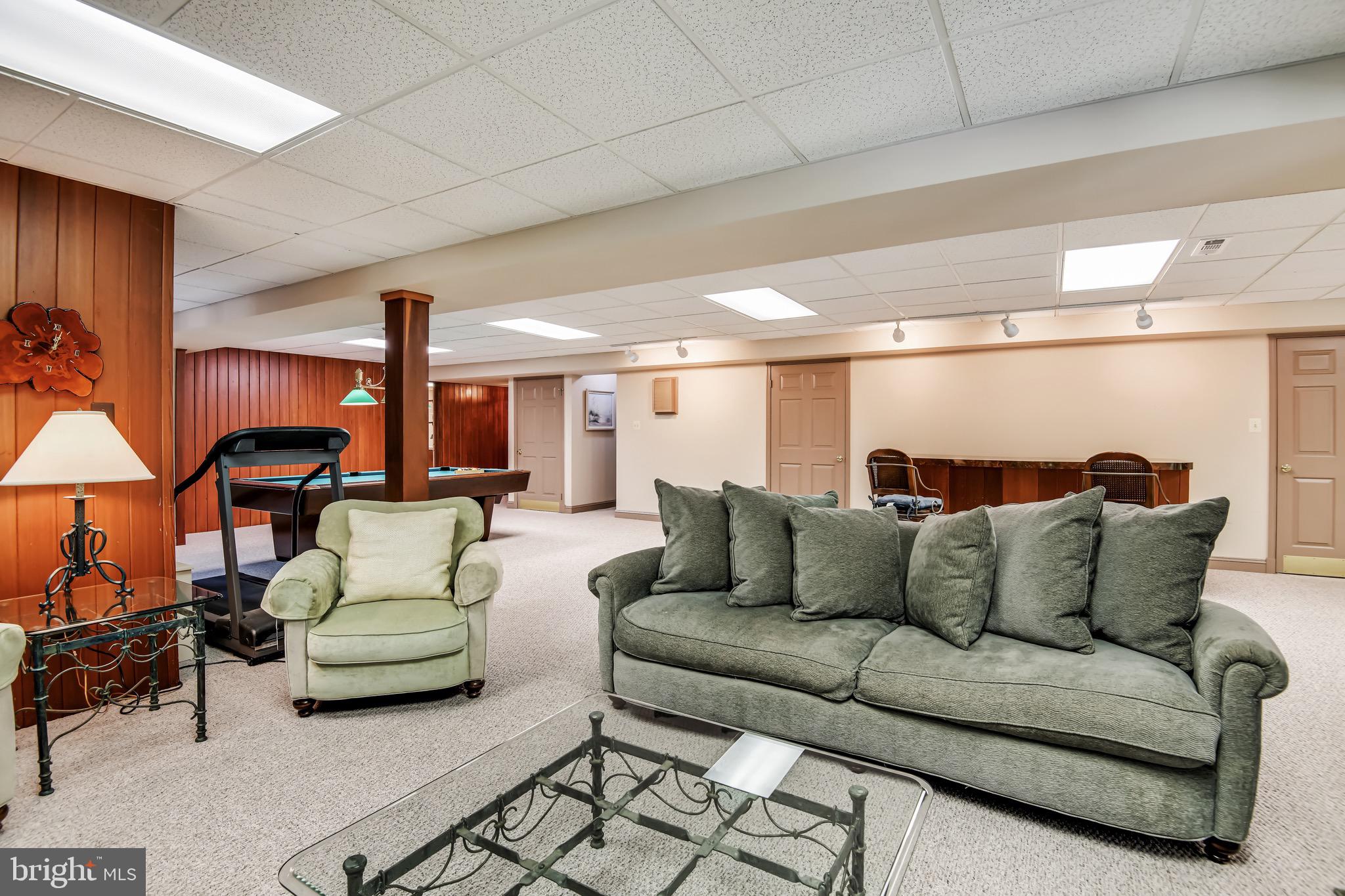 HUNTER'S CREST - Residential