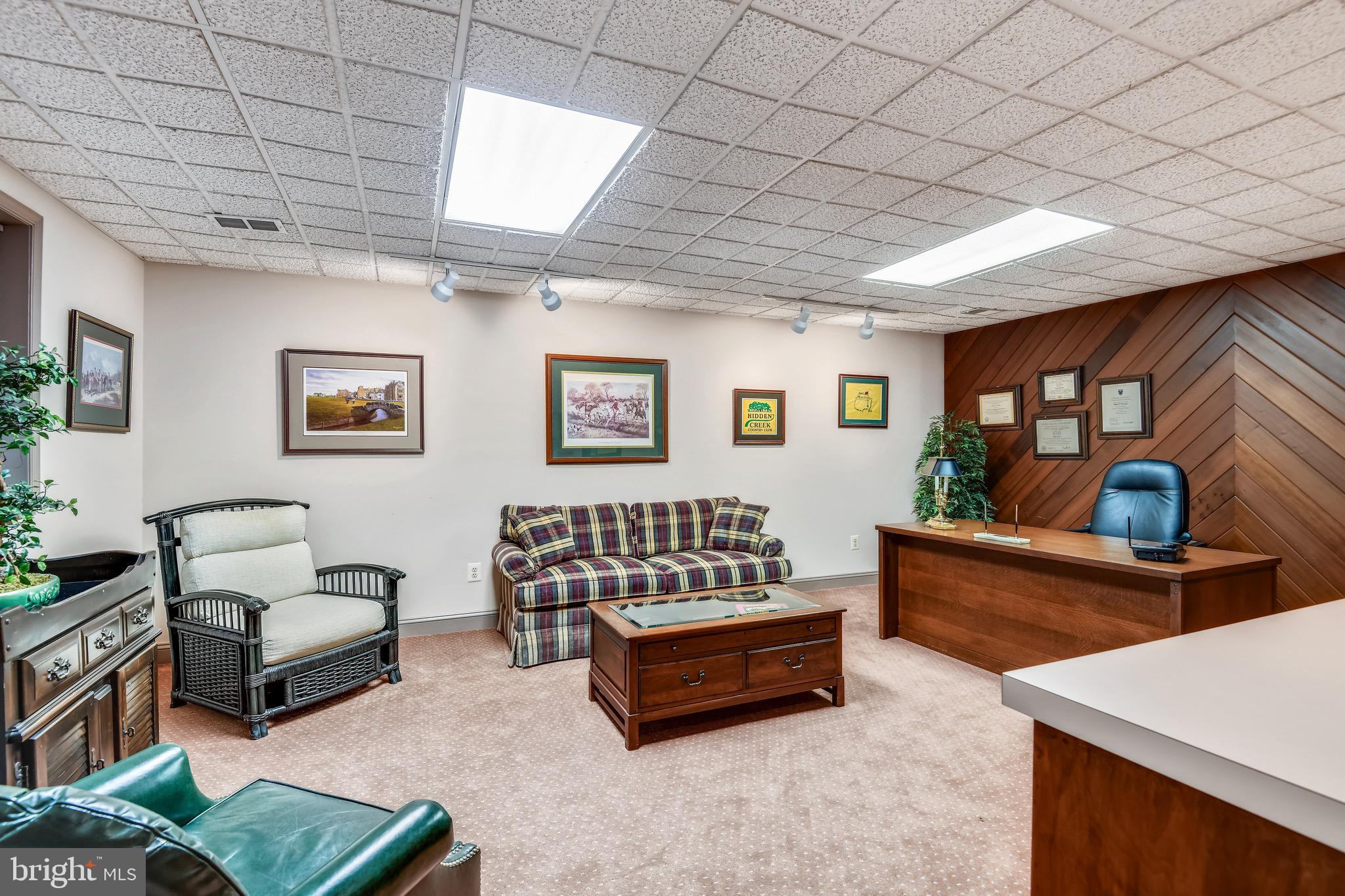 HUNTER'S CREST - Residential