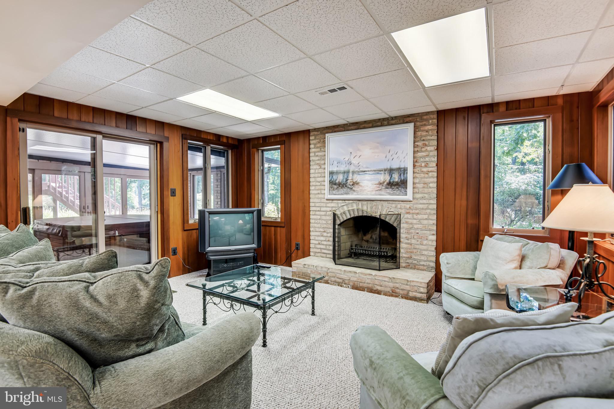 HUNTER'S CREST - Residential