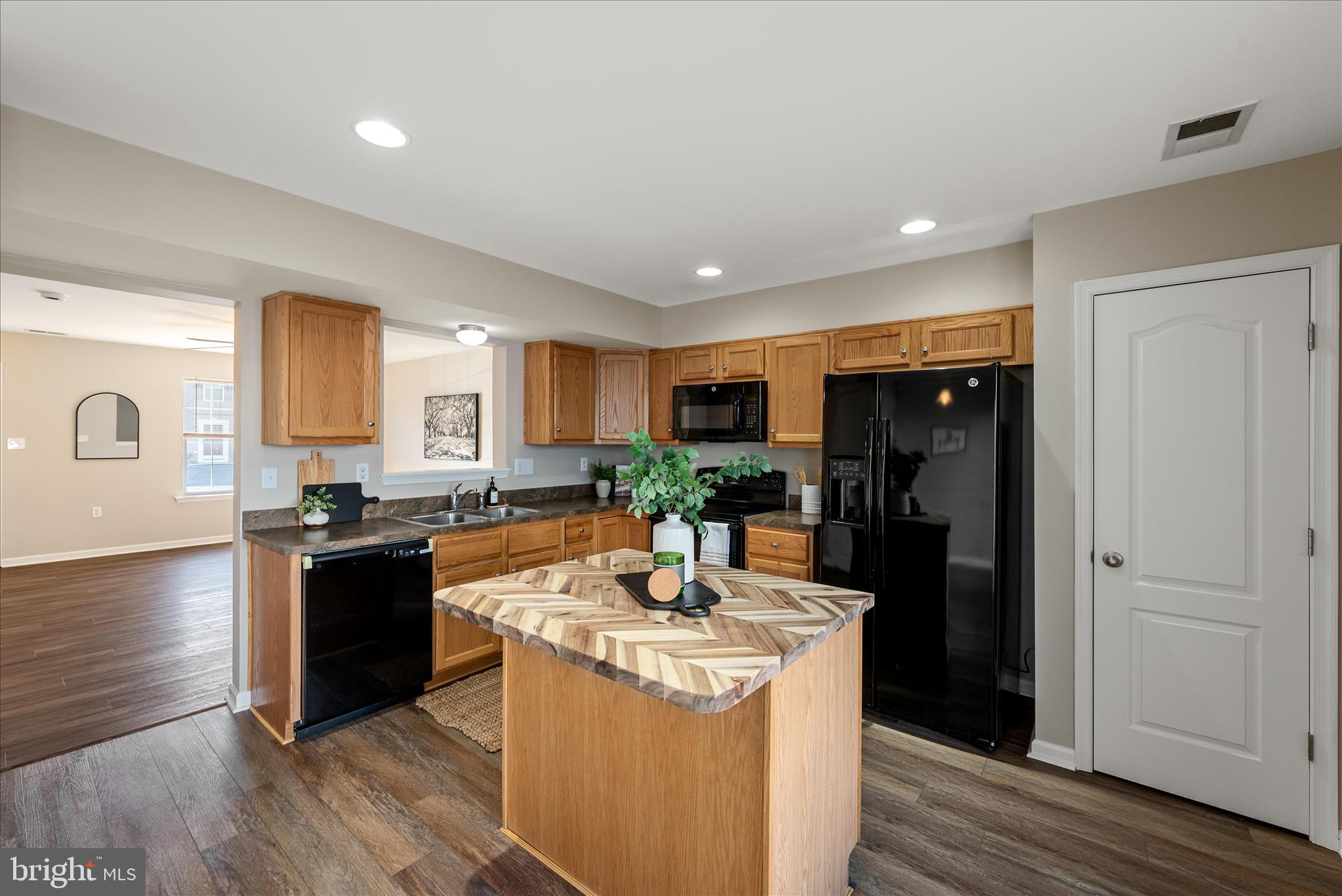 MANOR PARK - Residential