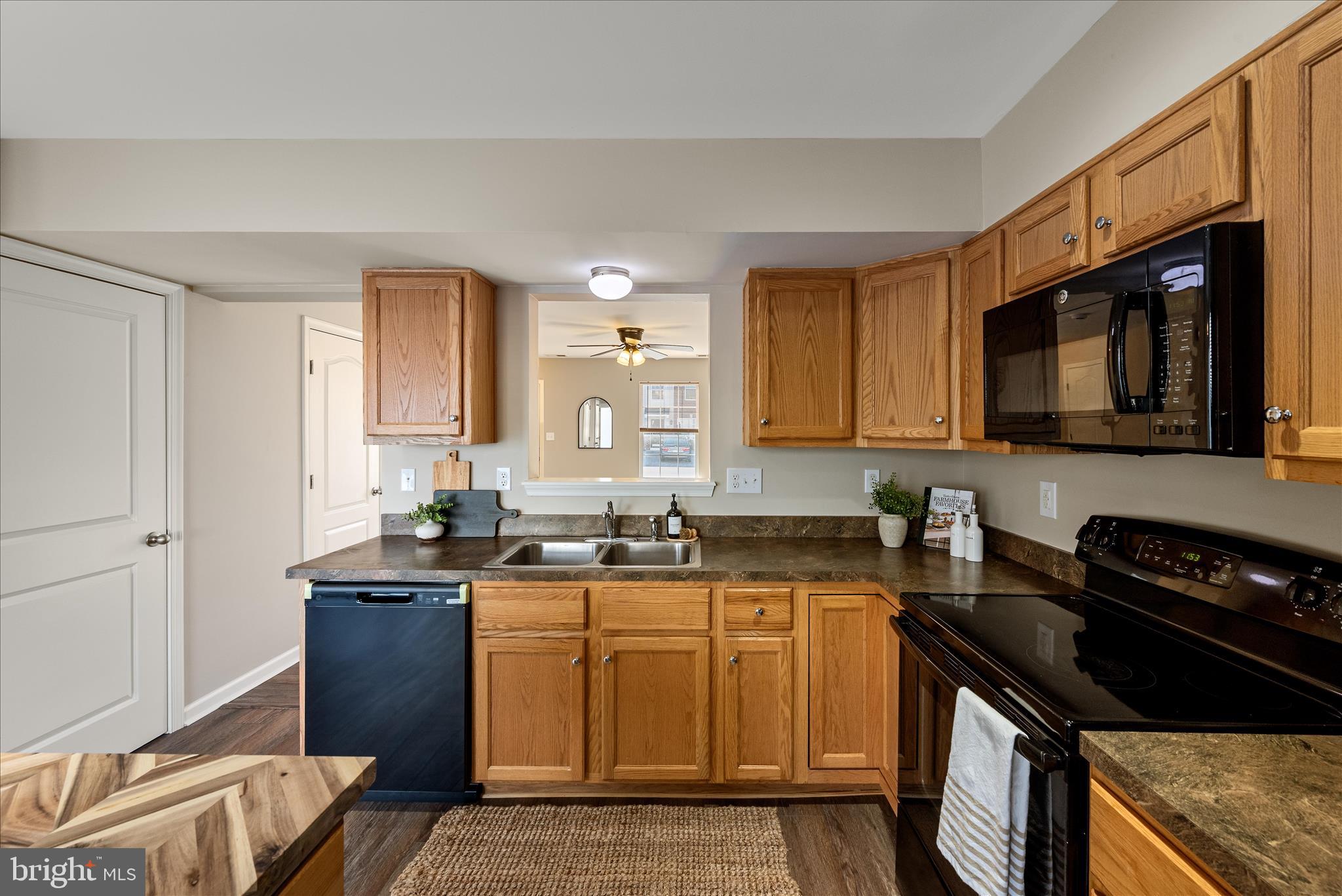 MANOR PARK - Residential