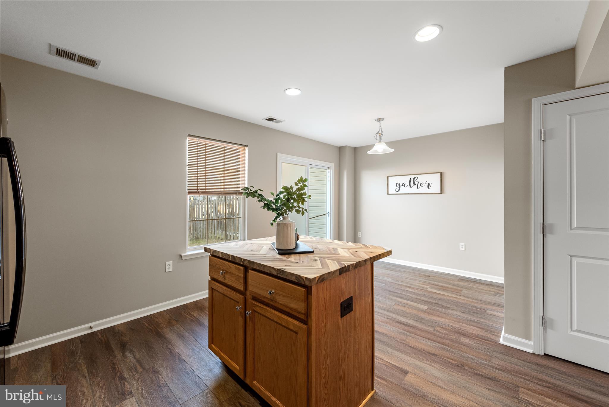 MANOR PARK - Residential