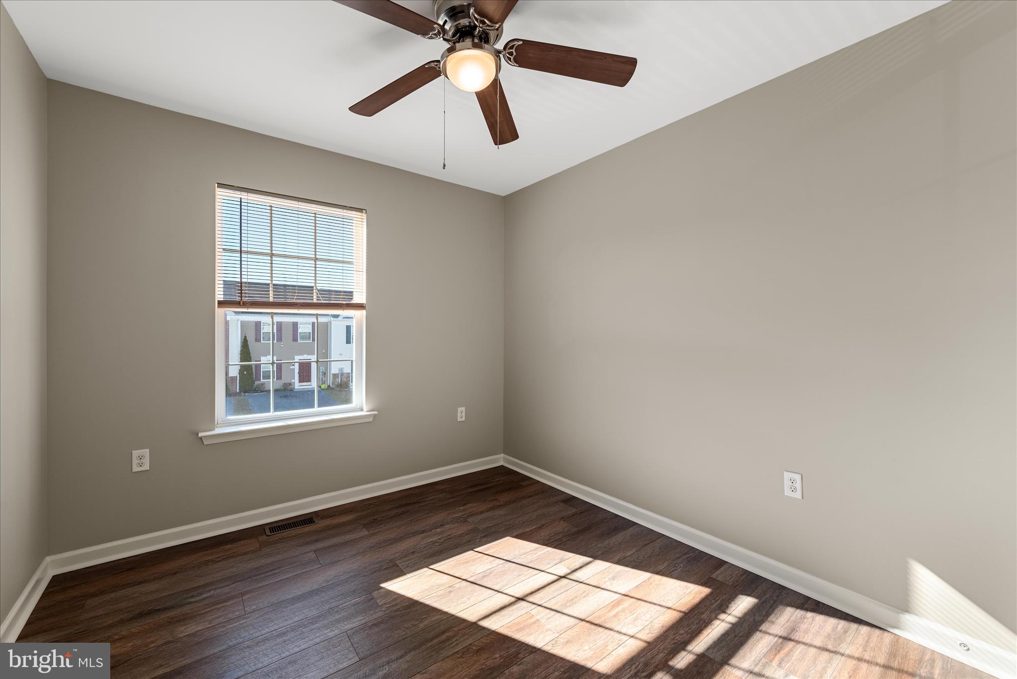 MANOR PARK - Residential