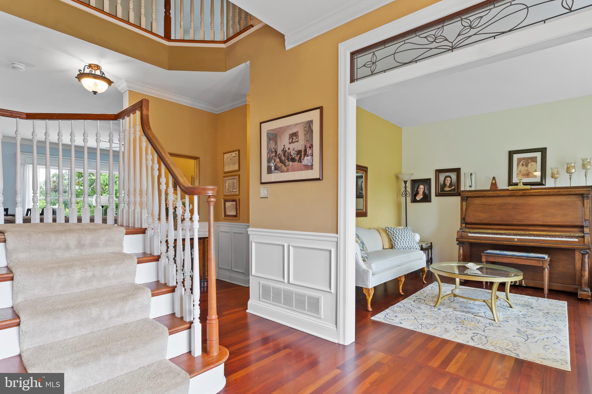 1812 SIGNAL HILL DRIVE