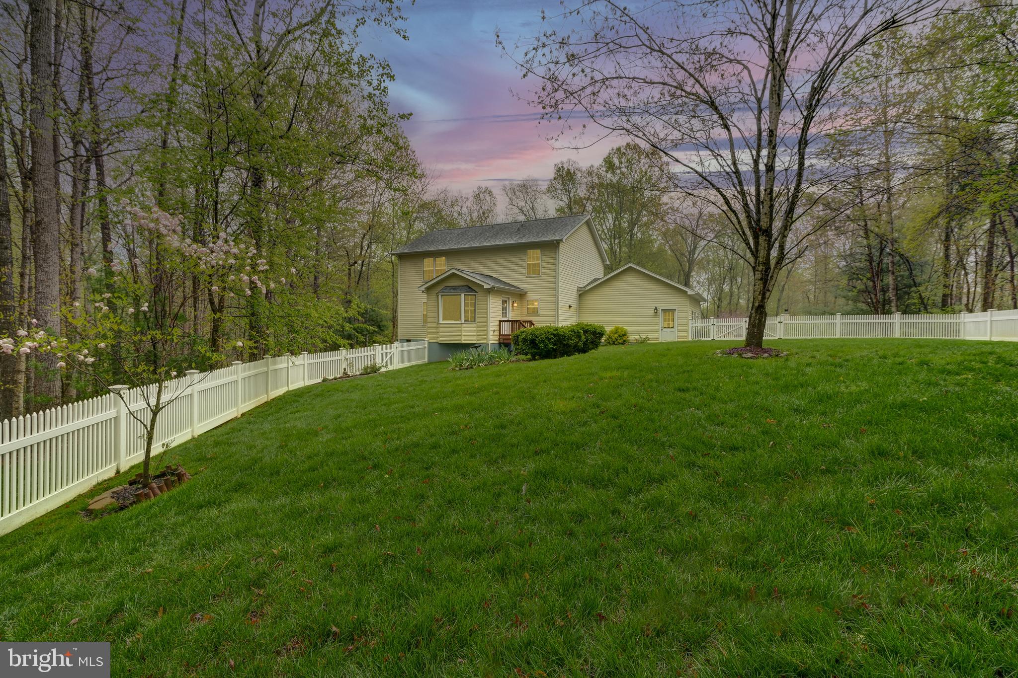 DEER LAKE ESTATES - Residential