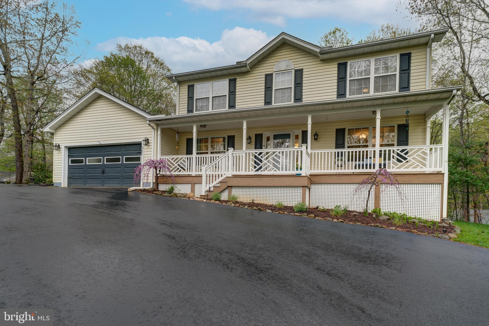 DEER LAKE ESTATES - Residential