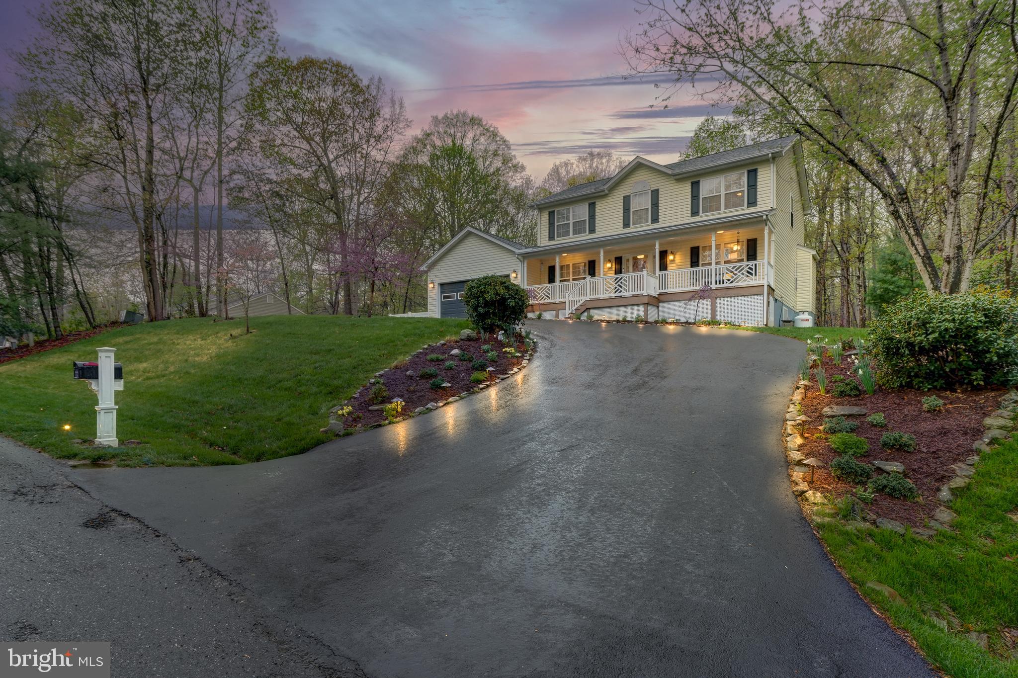 DEER LAKE ESTATES - Residential