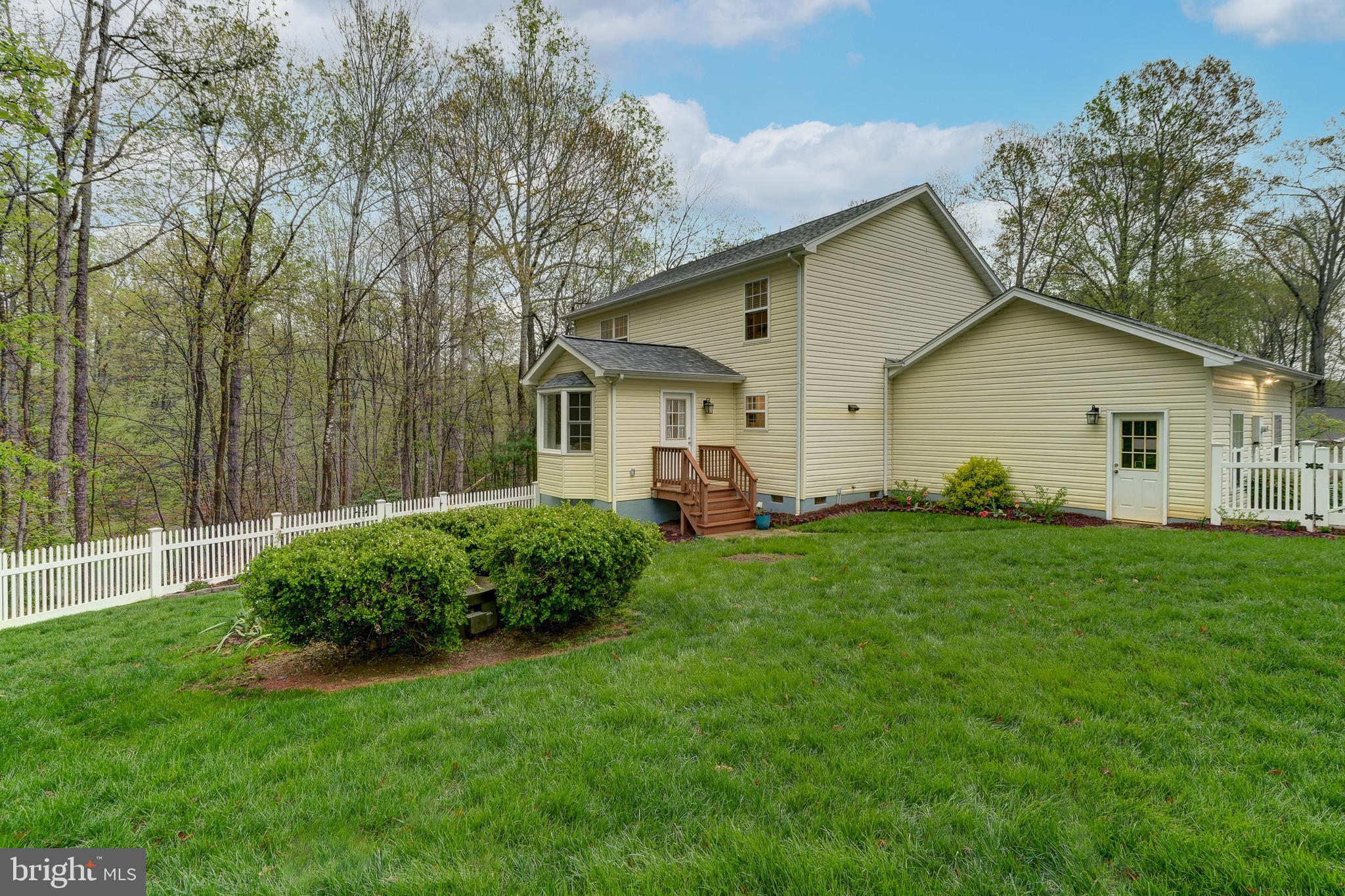 DEER LAKE ESTATES - Residential