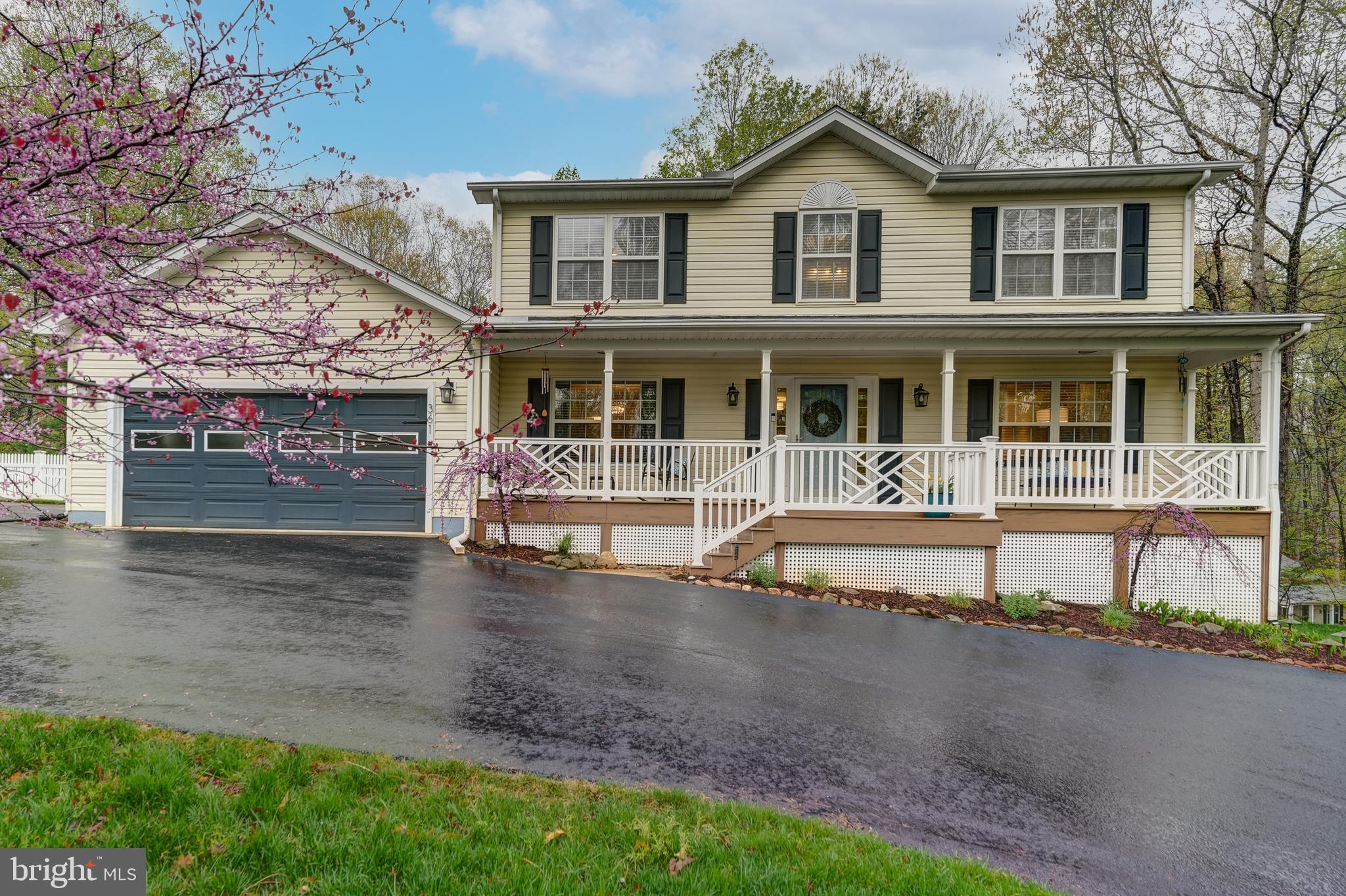 DEER LAKE ESTATES - Residential