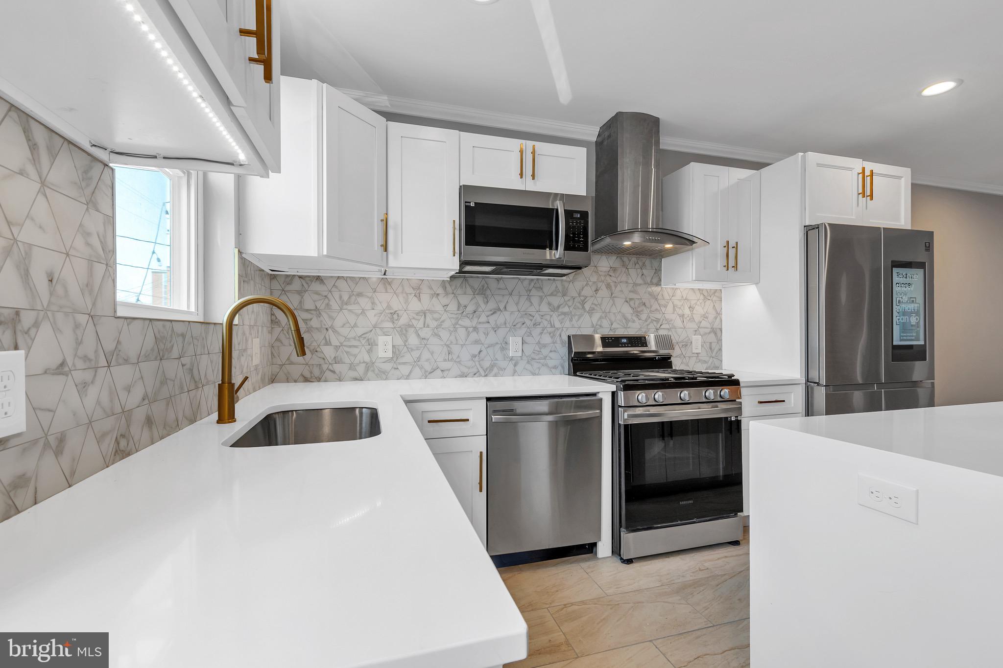 HIGHLANDTOWN - Residential Lease