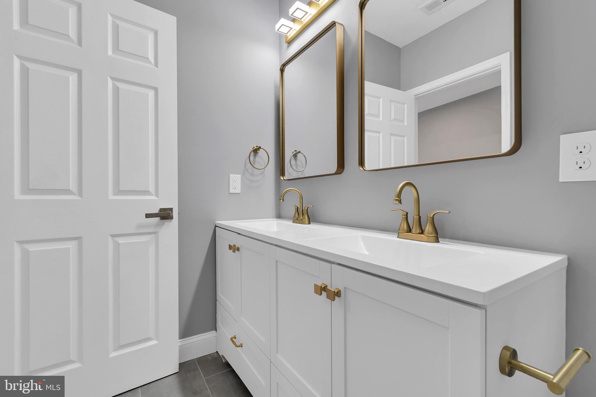 HIGHLANDTOWN - Residential Lease