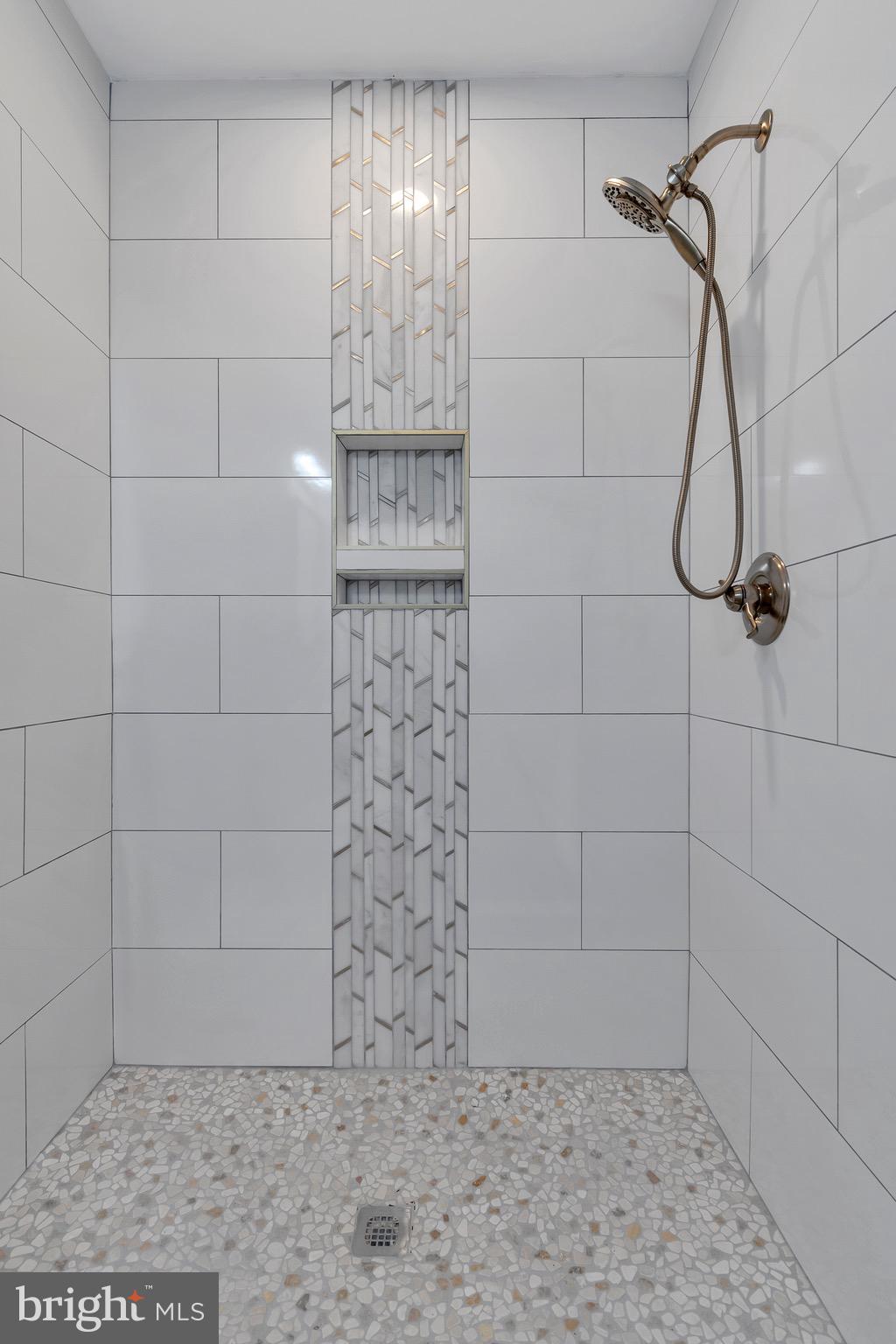 HIGHLANDTOWN - Residential Lease