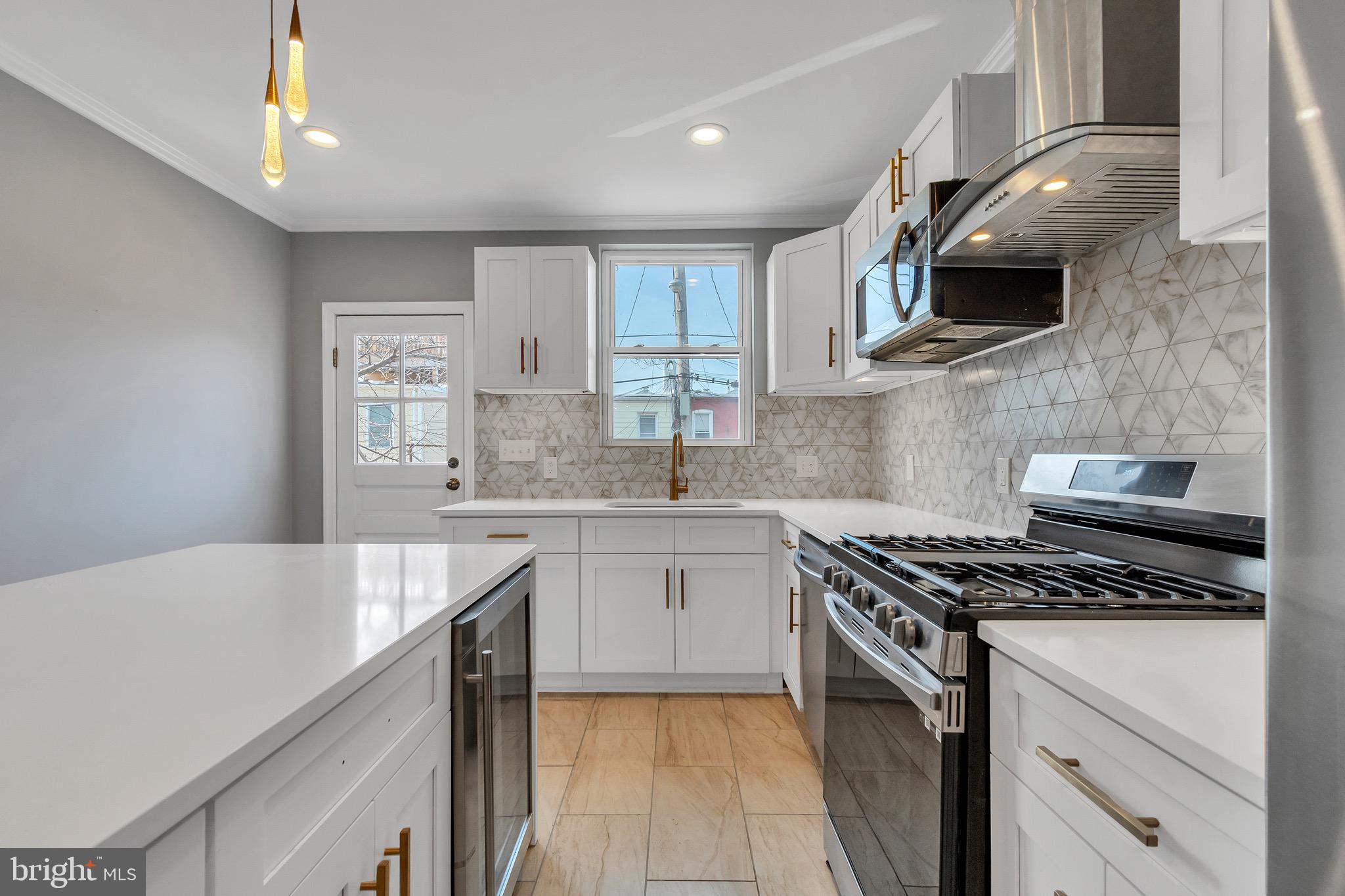 HIGHLANDTOWN - Residential Lease