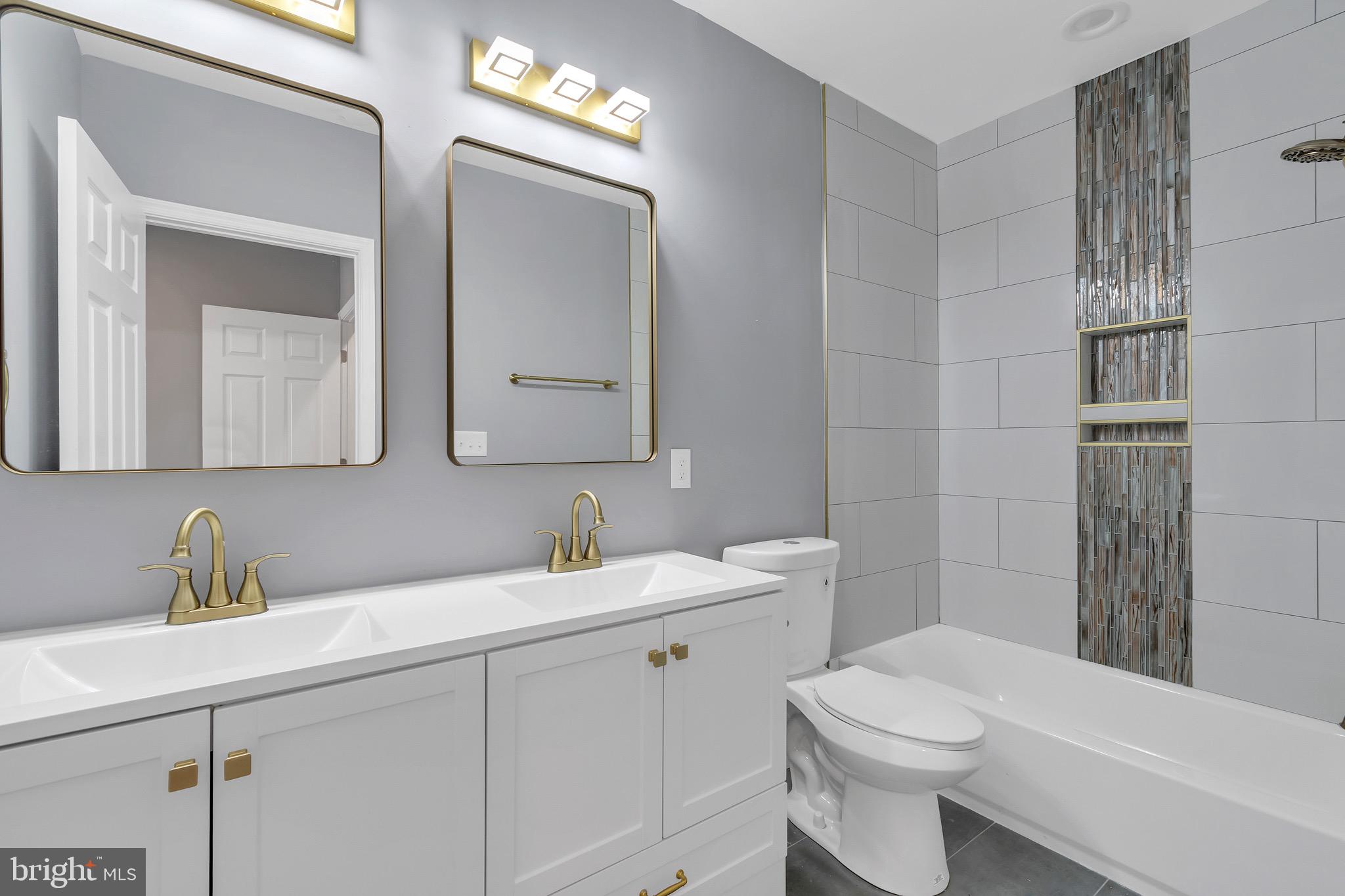 HIGHLANDTOWN - Residential Lease