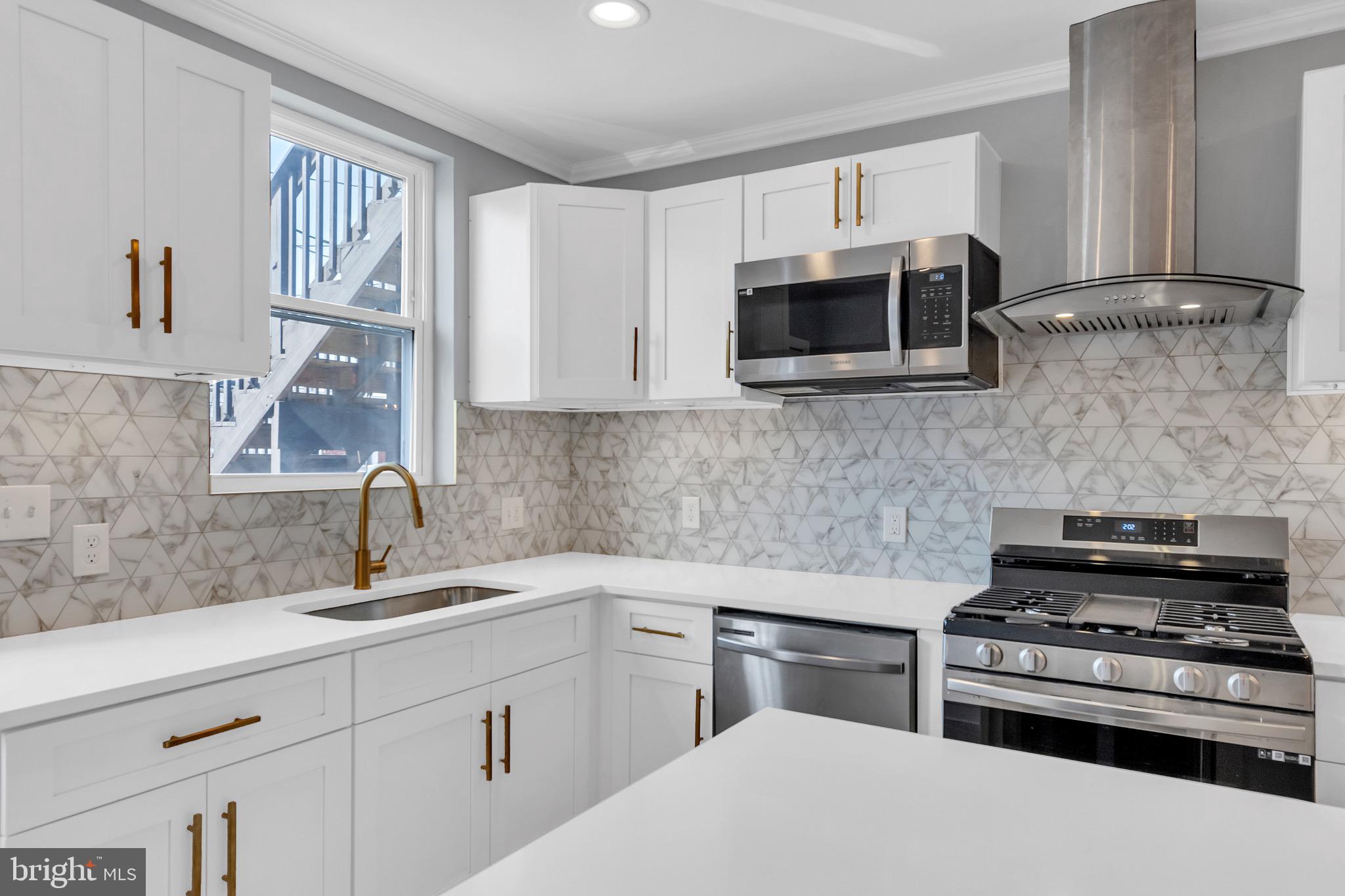 HIGHLANDTOWN - Residential Lease