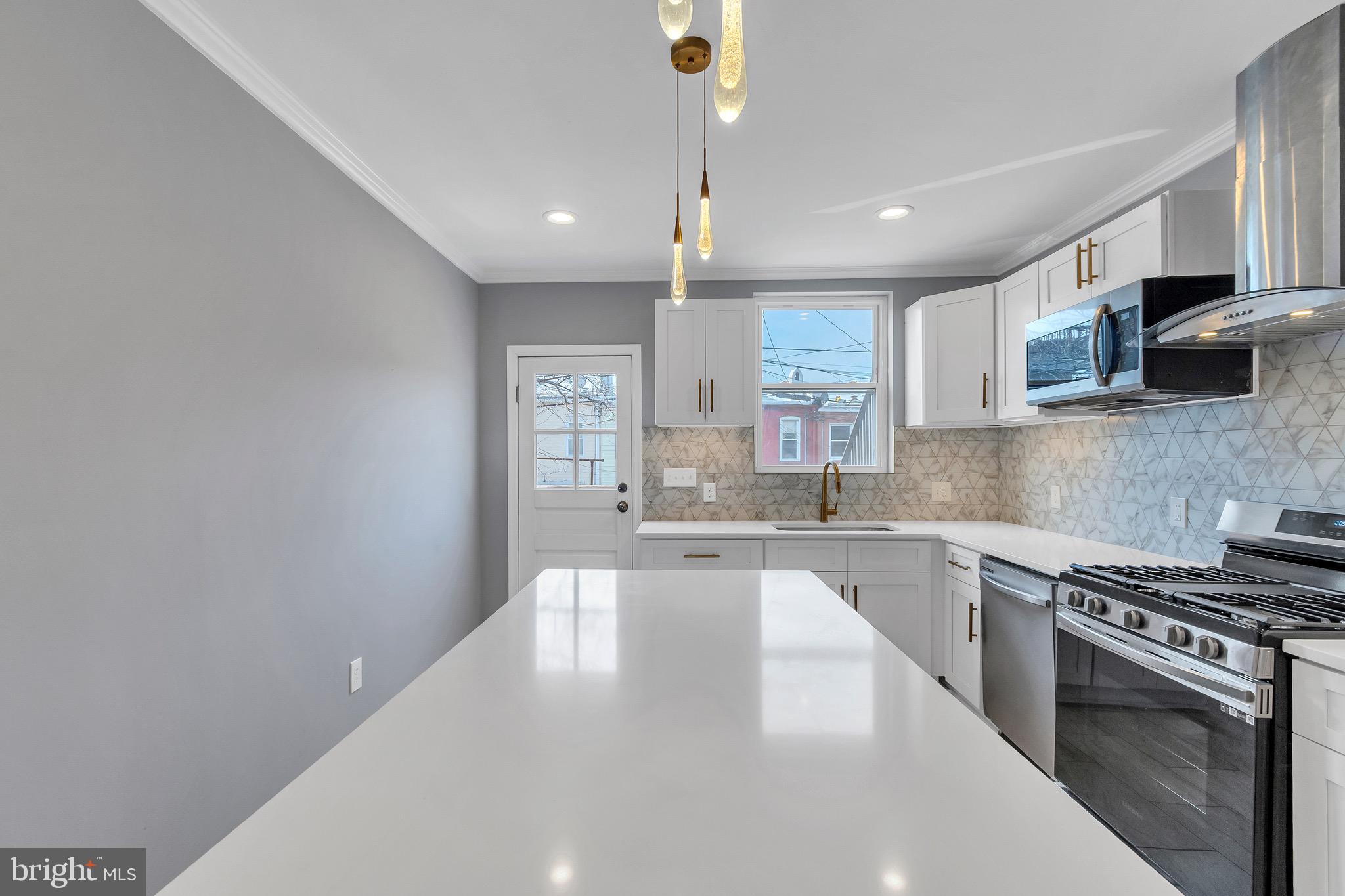 HIGHLANDTOWN - Residential Lease