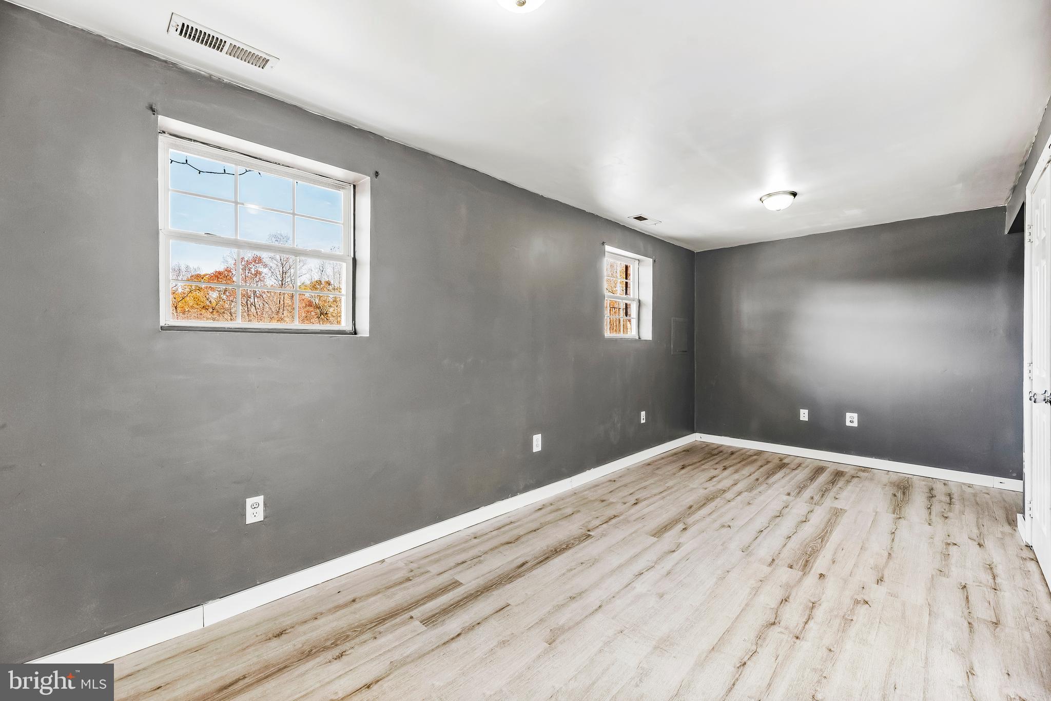 LAUREL RIDGE - Residential