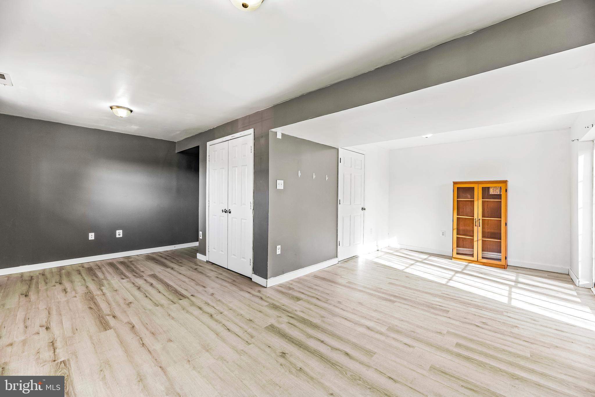 LAUREL RIDGE - Residential