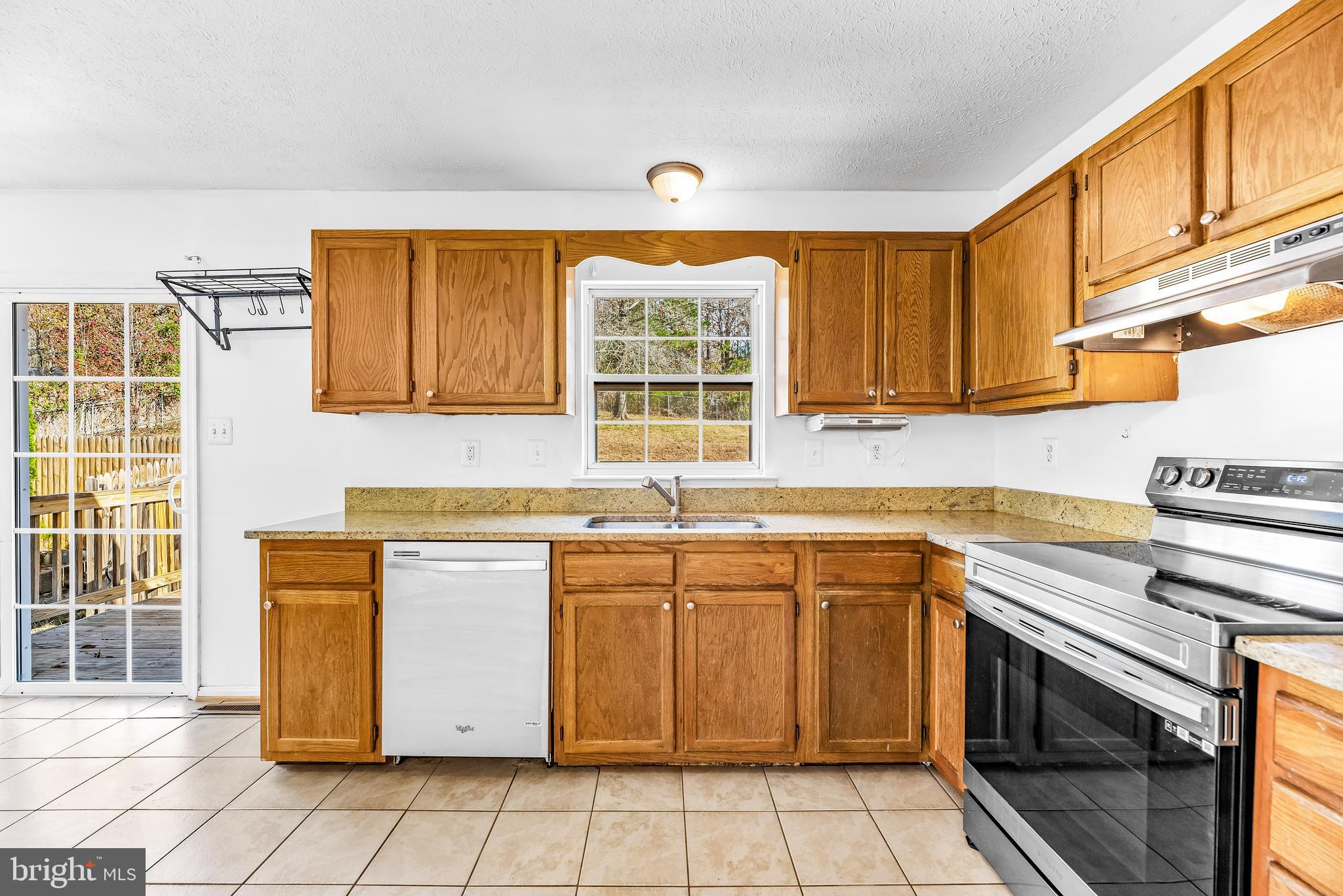 LAUREL RIDGE - Residential