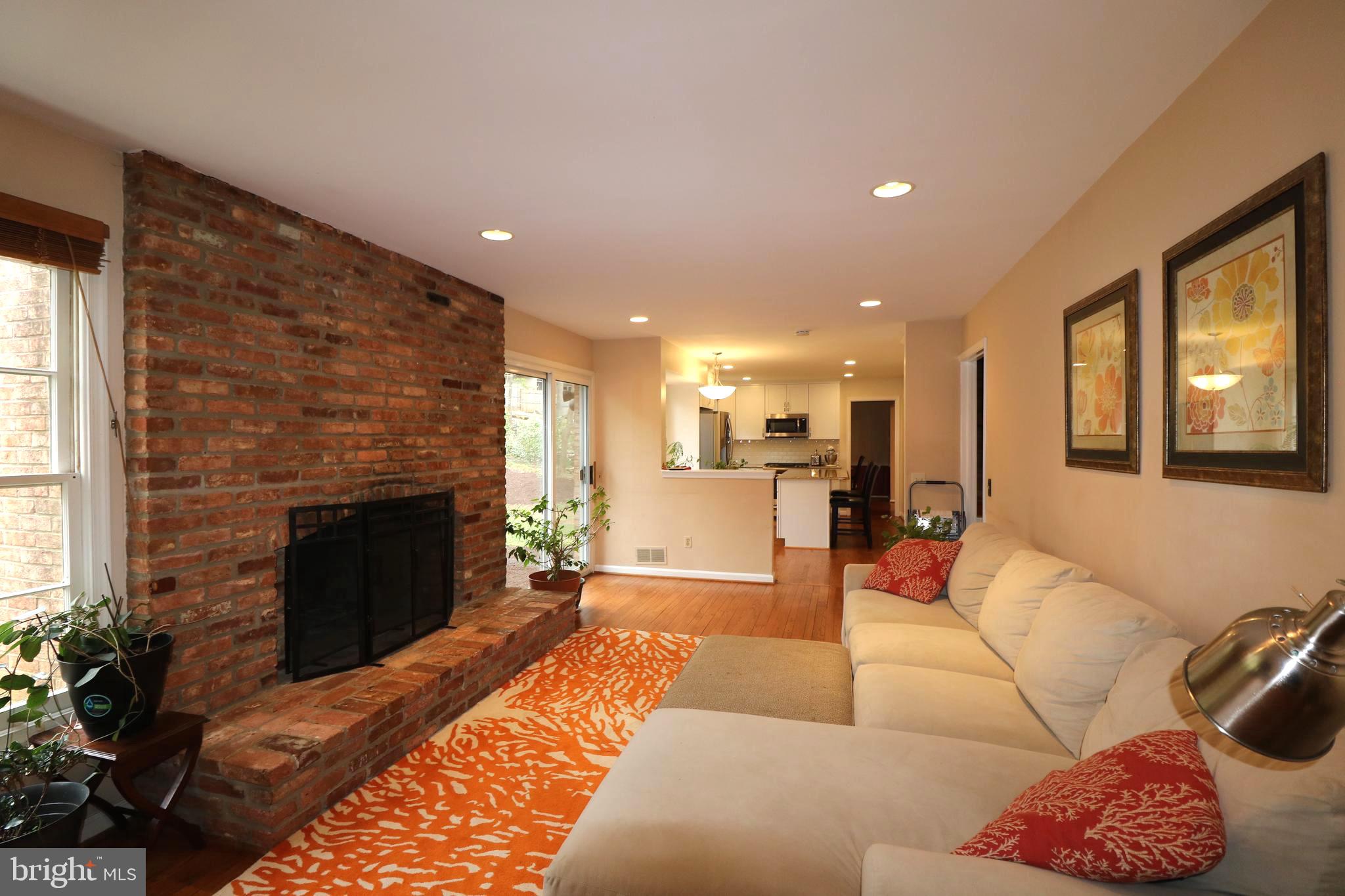 FOX HILLS - Residential Lease