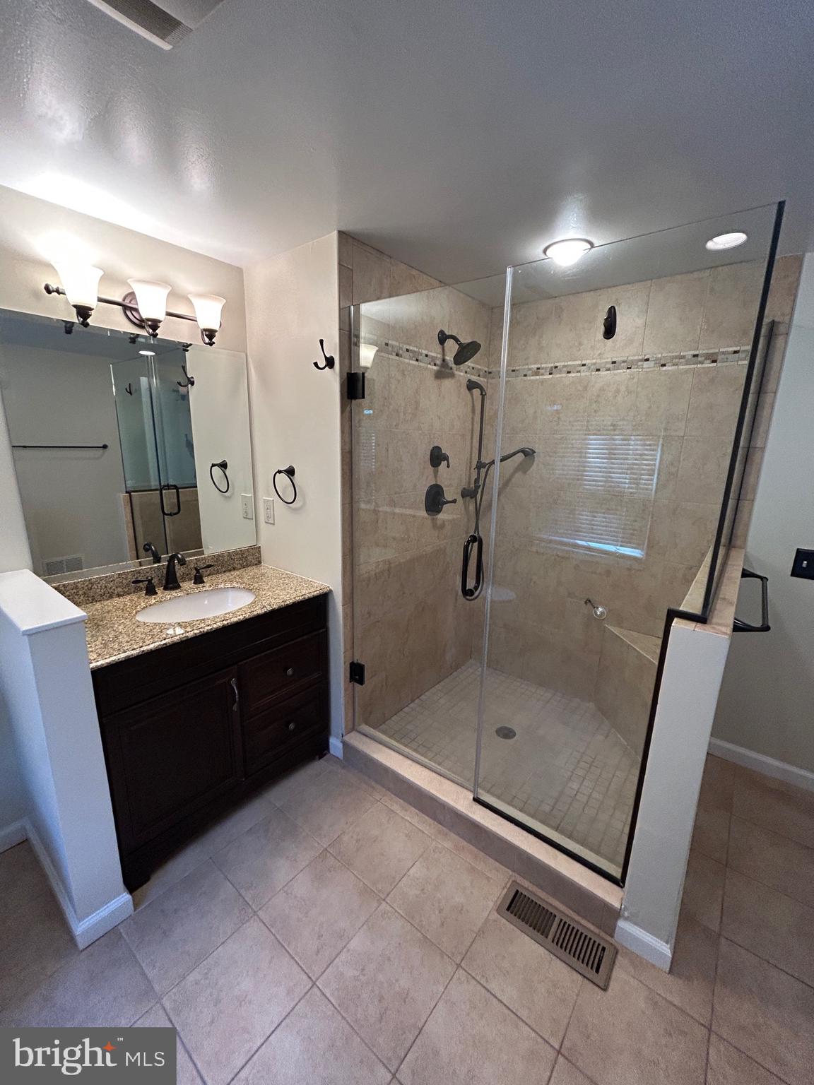 FOX HILLS - Residential Lease