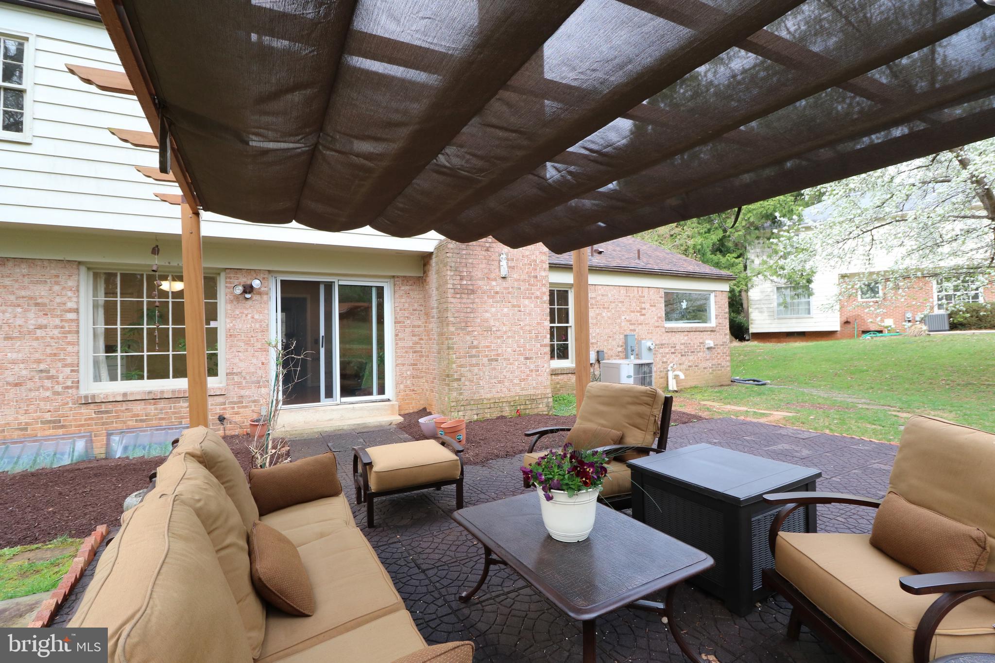 FOX HILLS - Residential Lease