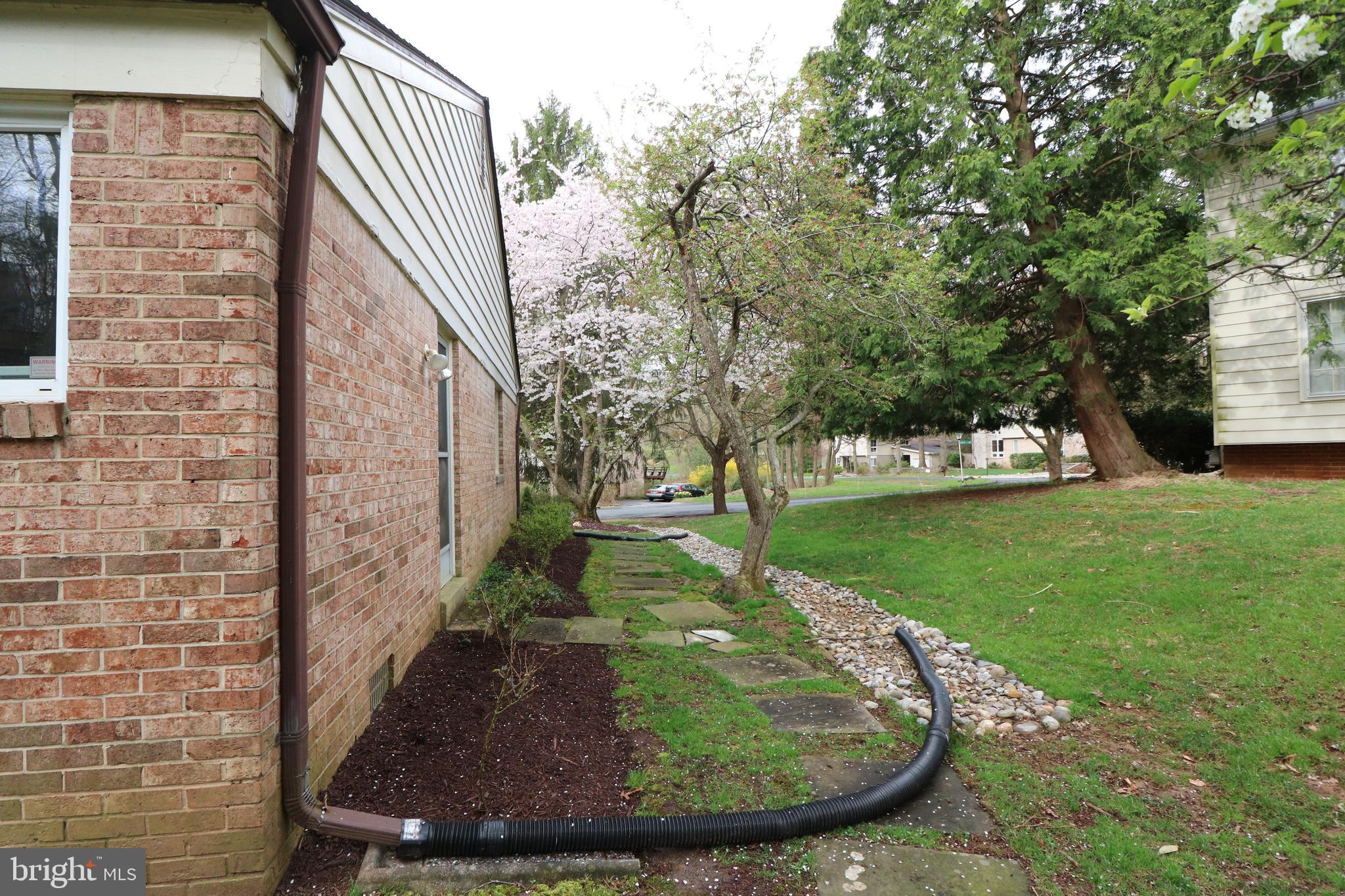 FOX HILLS - Residential Lease