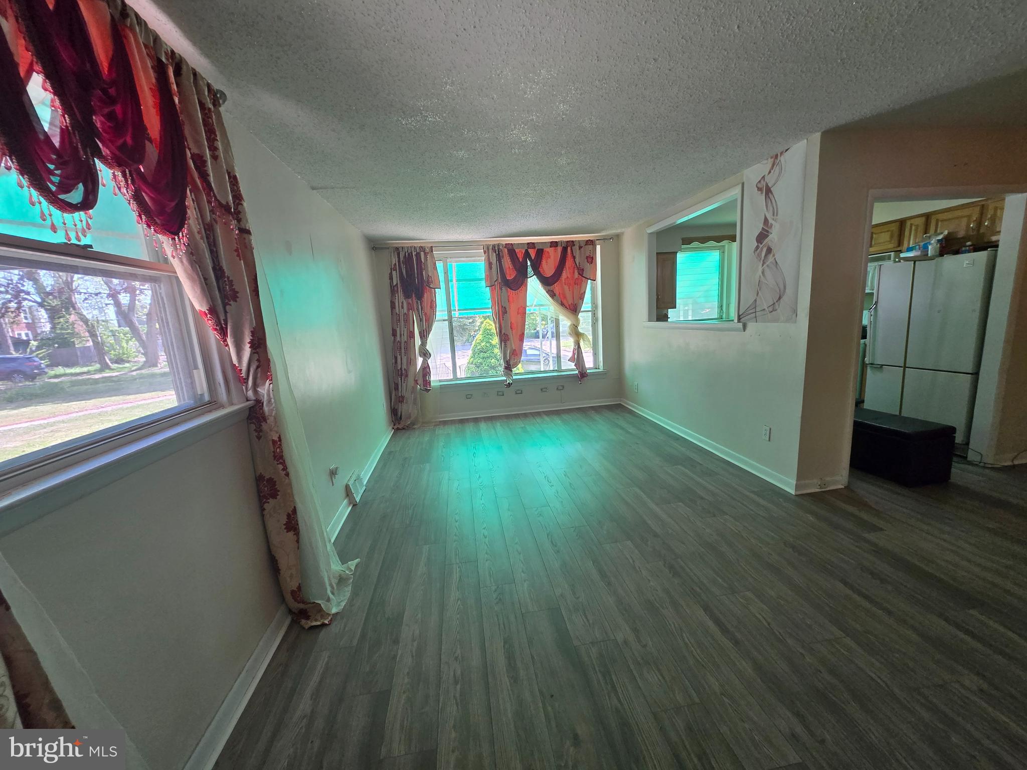 FOX CHASE - Residential