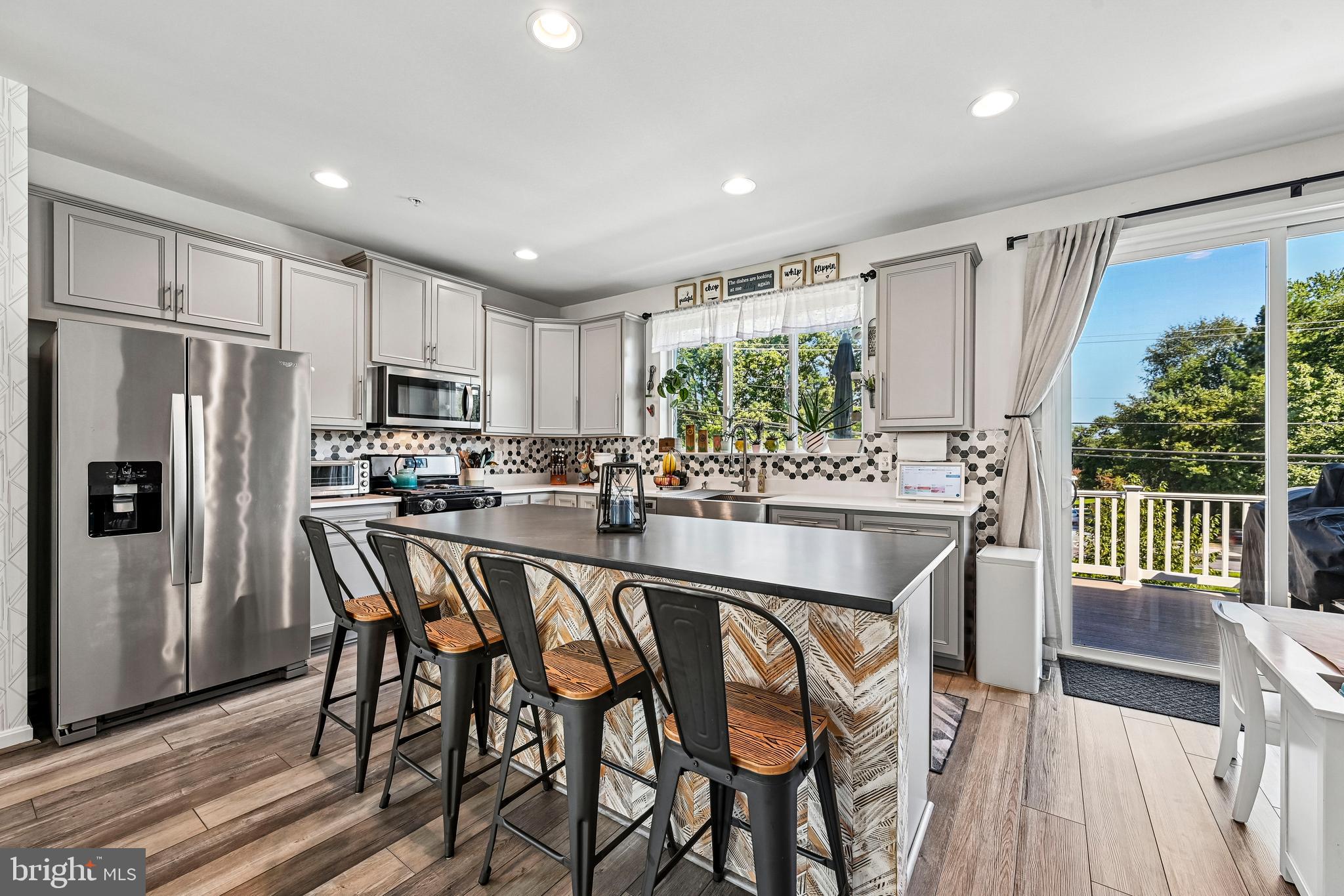 414 VALEVIEW LANE