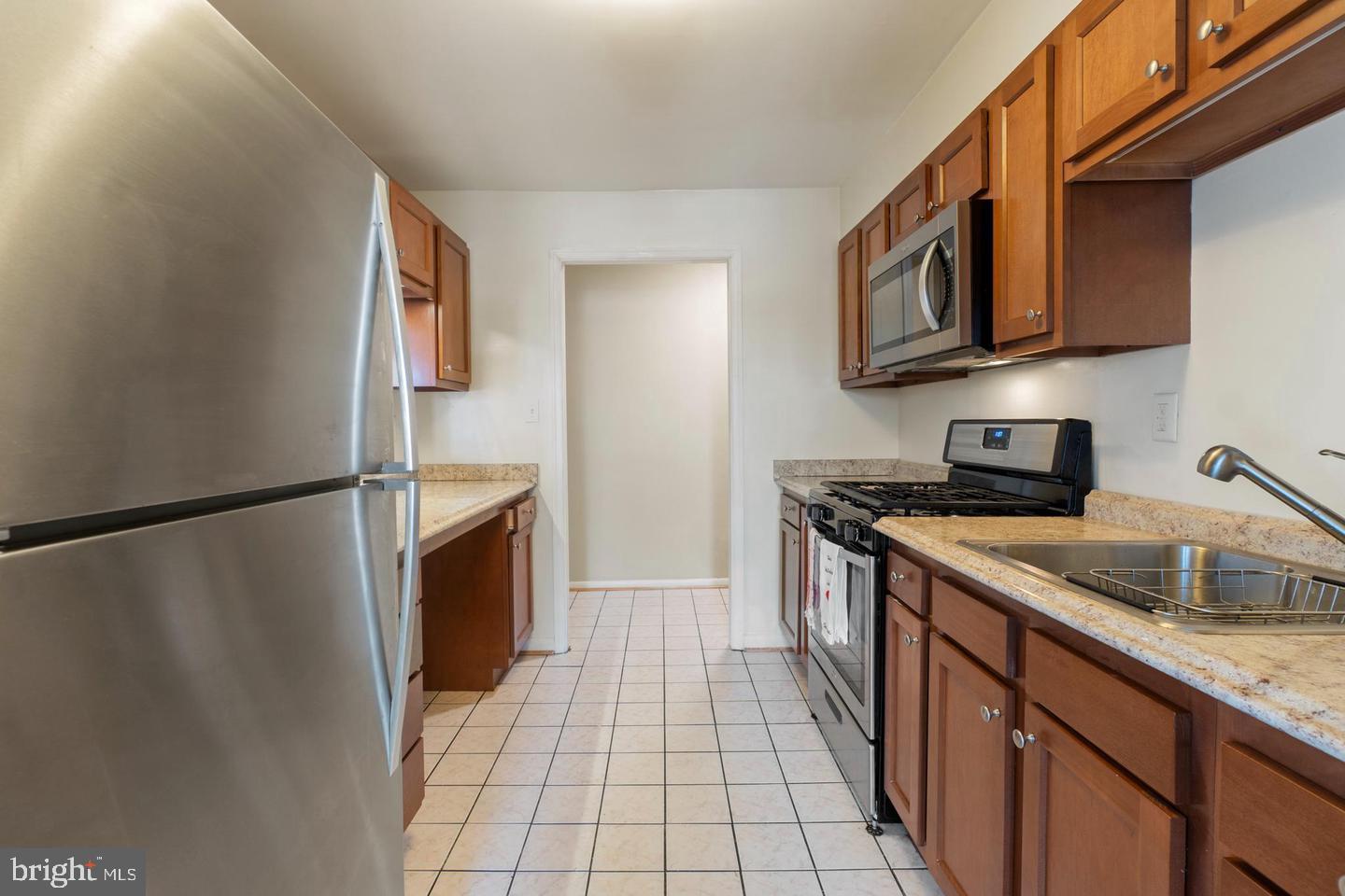 MARLOW TOWERS CONDOMINIUMS - Residential