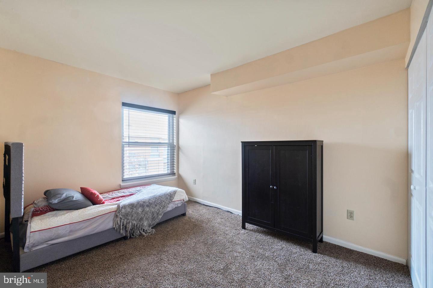 MARLOW TOWERS CONDOMINIUMS - Residential