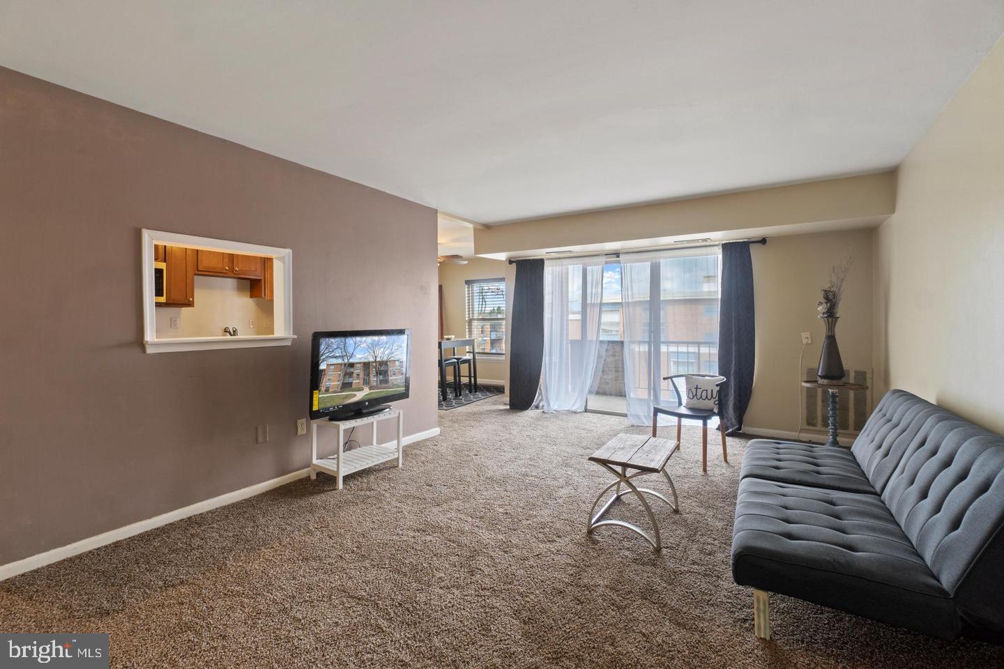 MARLOW TOWERS CONDOMINIUMS - Residential