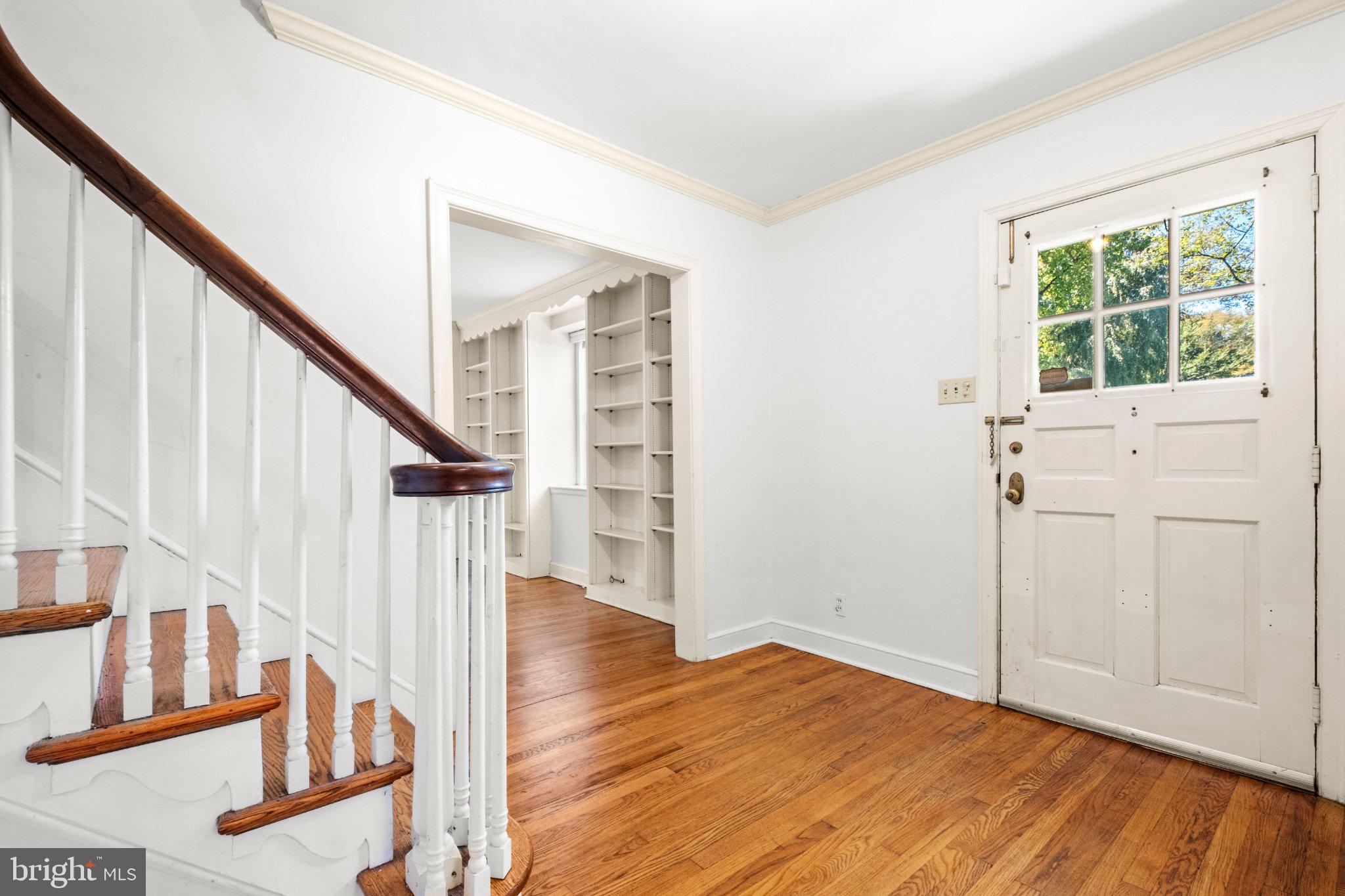 427 COTSWOLD LANE