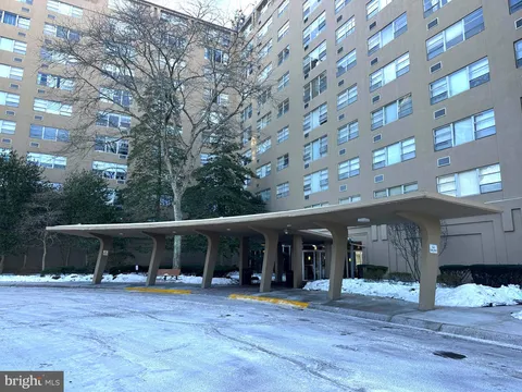 1030 E Lancaster Ave Unit 817, Bryn Mawr, PA MLS: PADE2107726