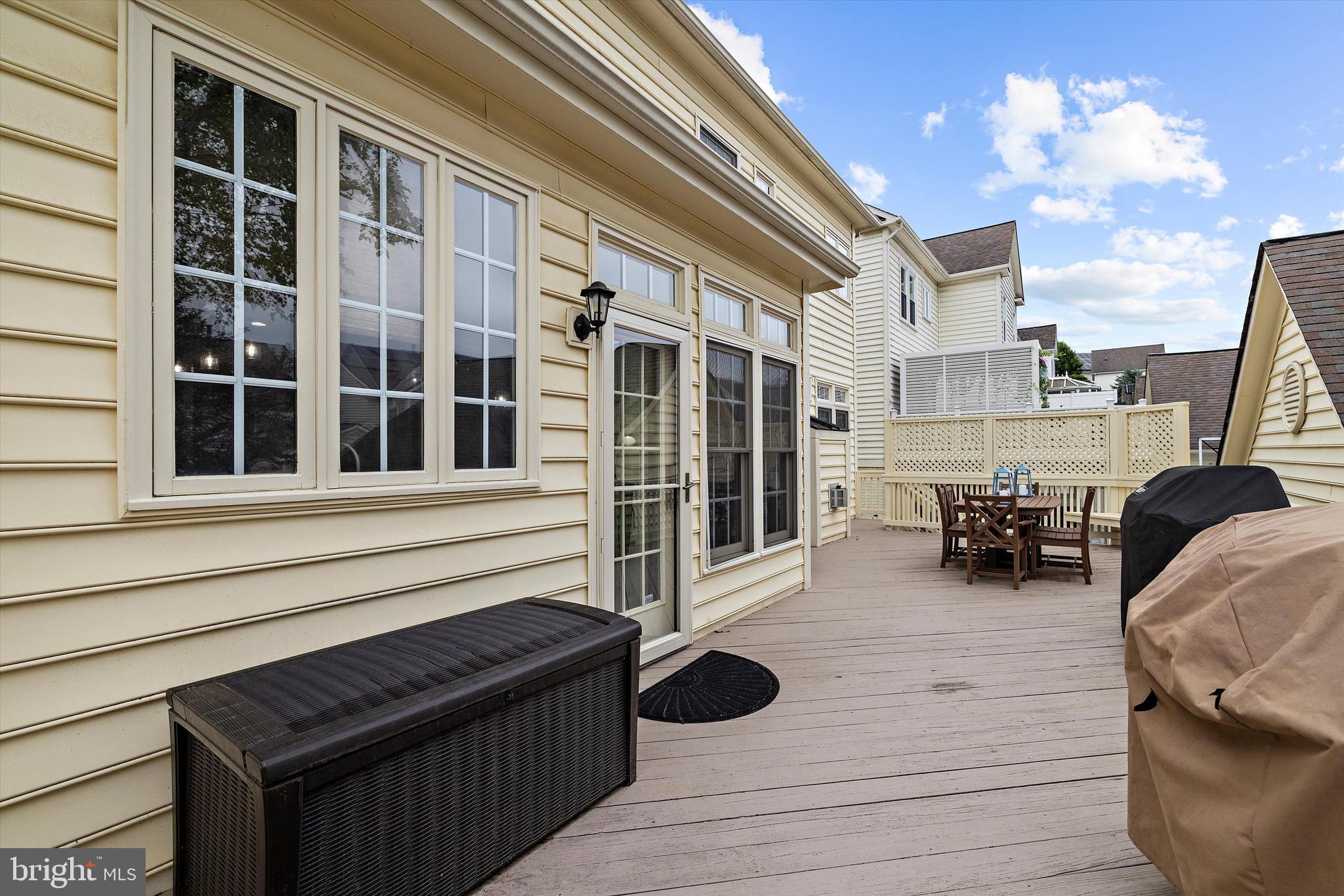 LAKELANDS - Residential