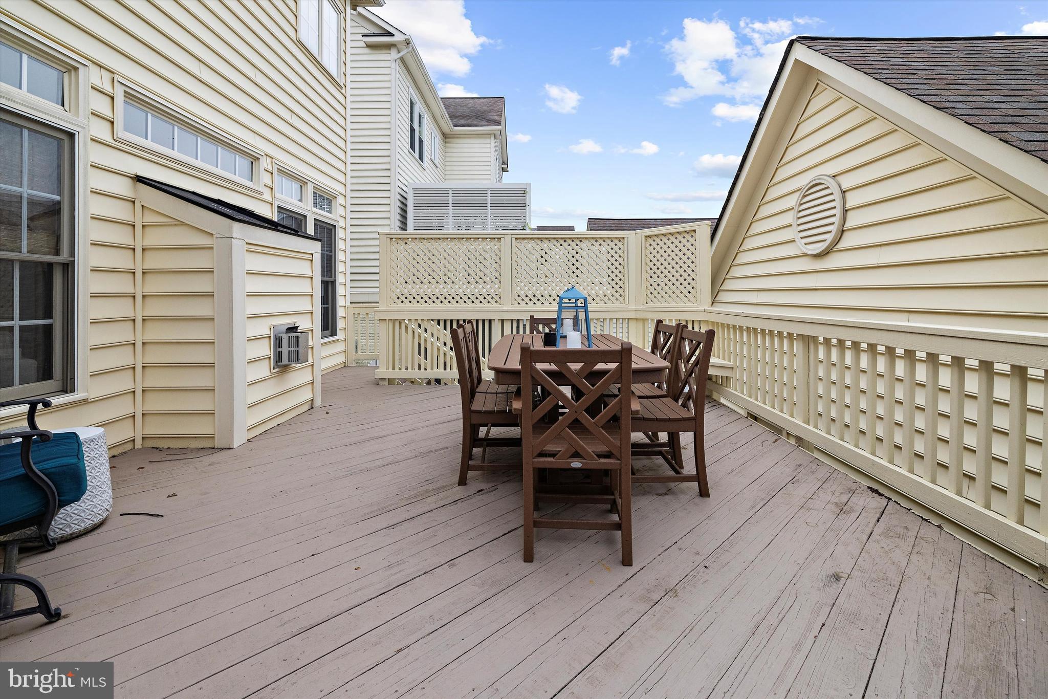 LAKELANDS - Residential