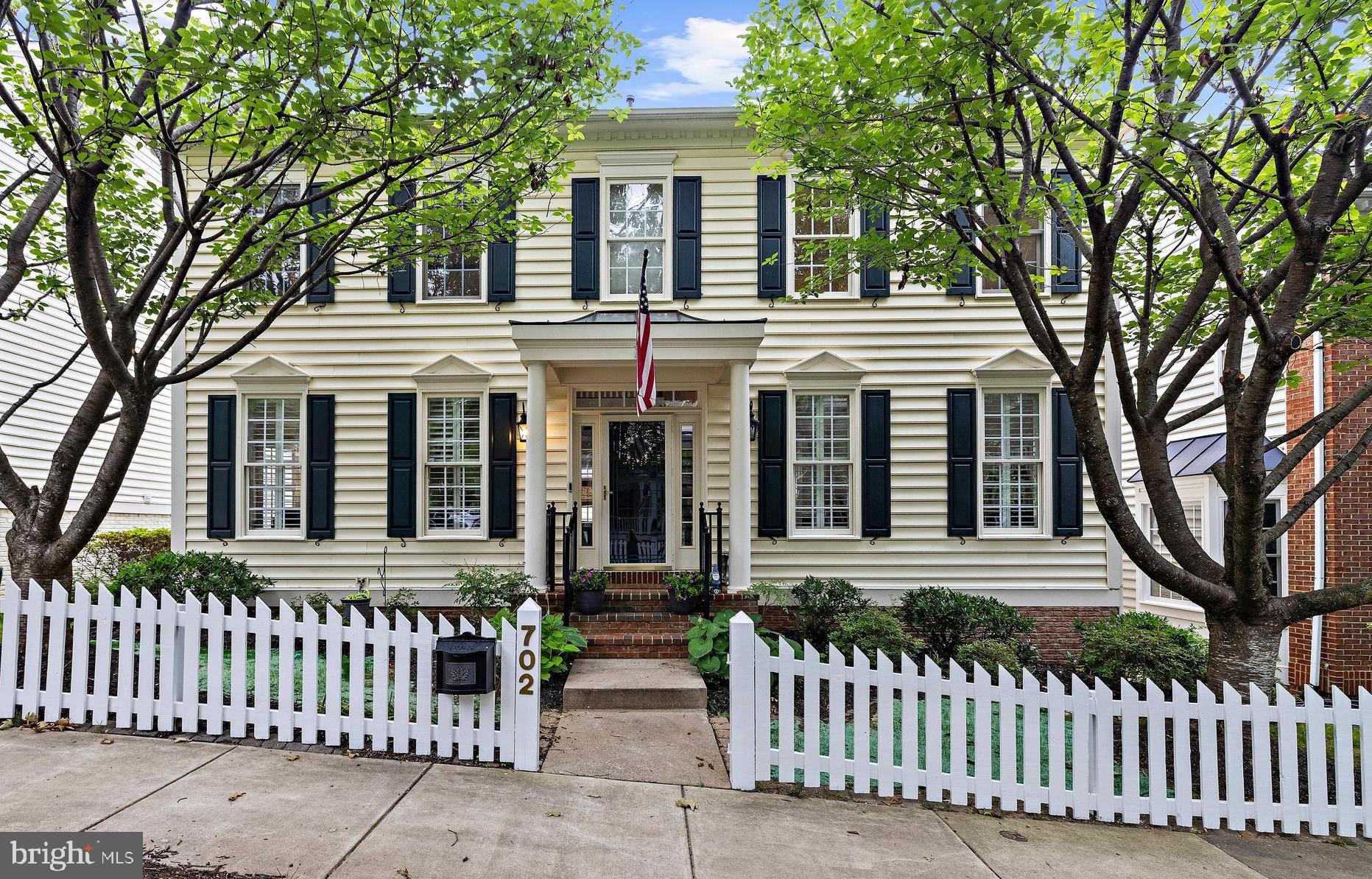 LAKELANDS - Residential