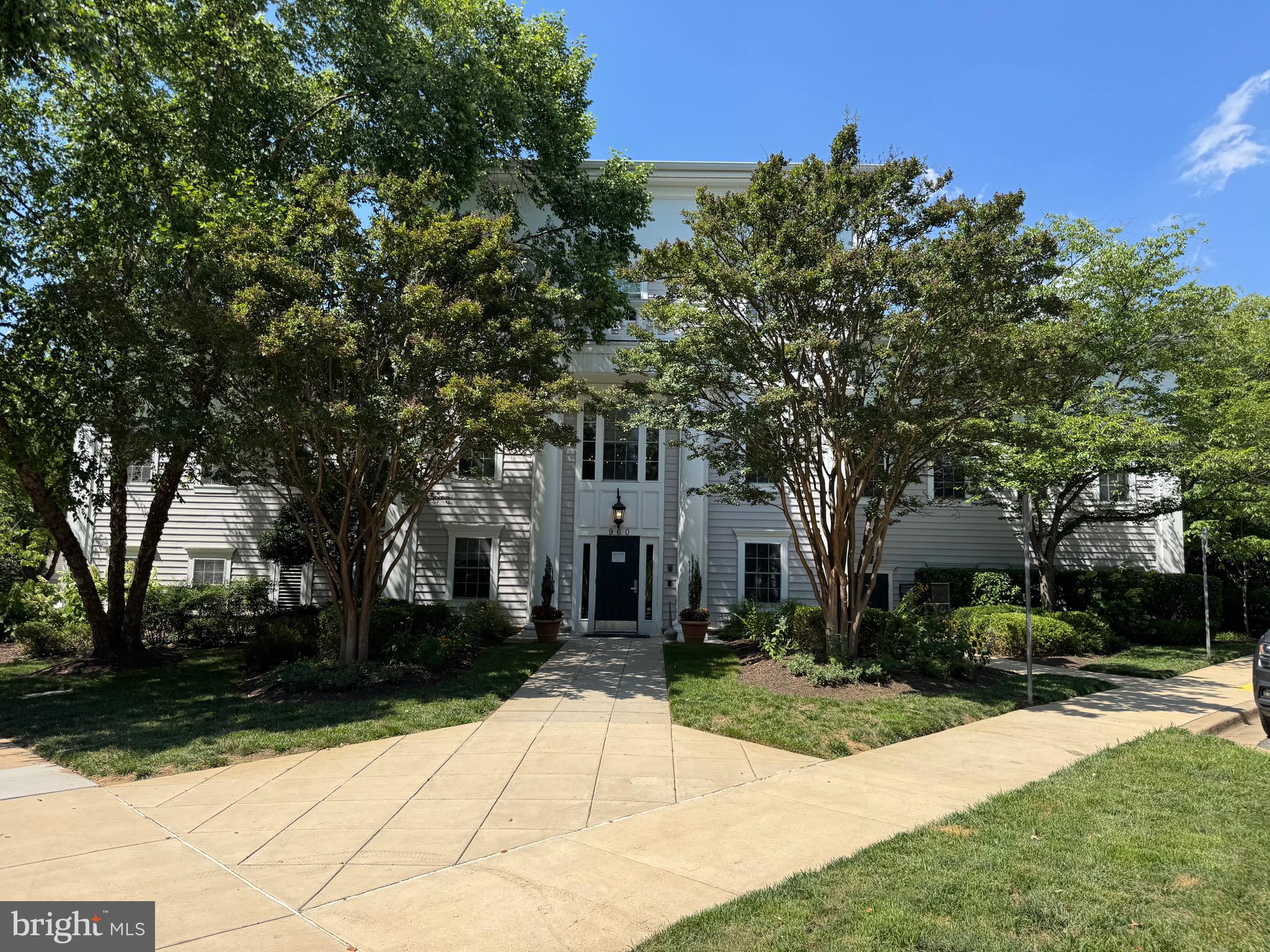 702 LINSLADE STREET