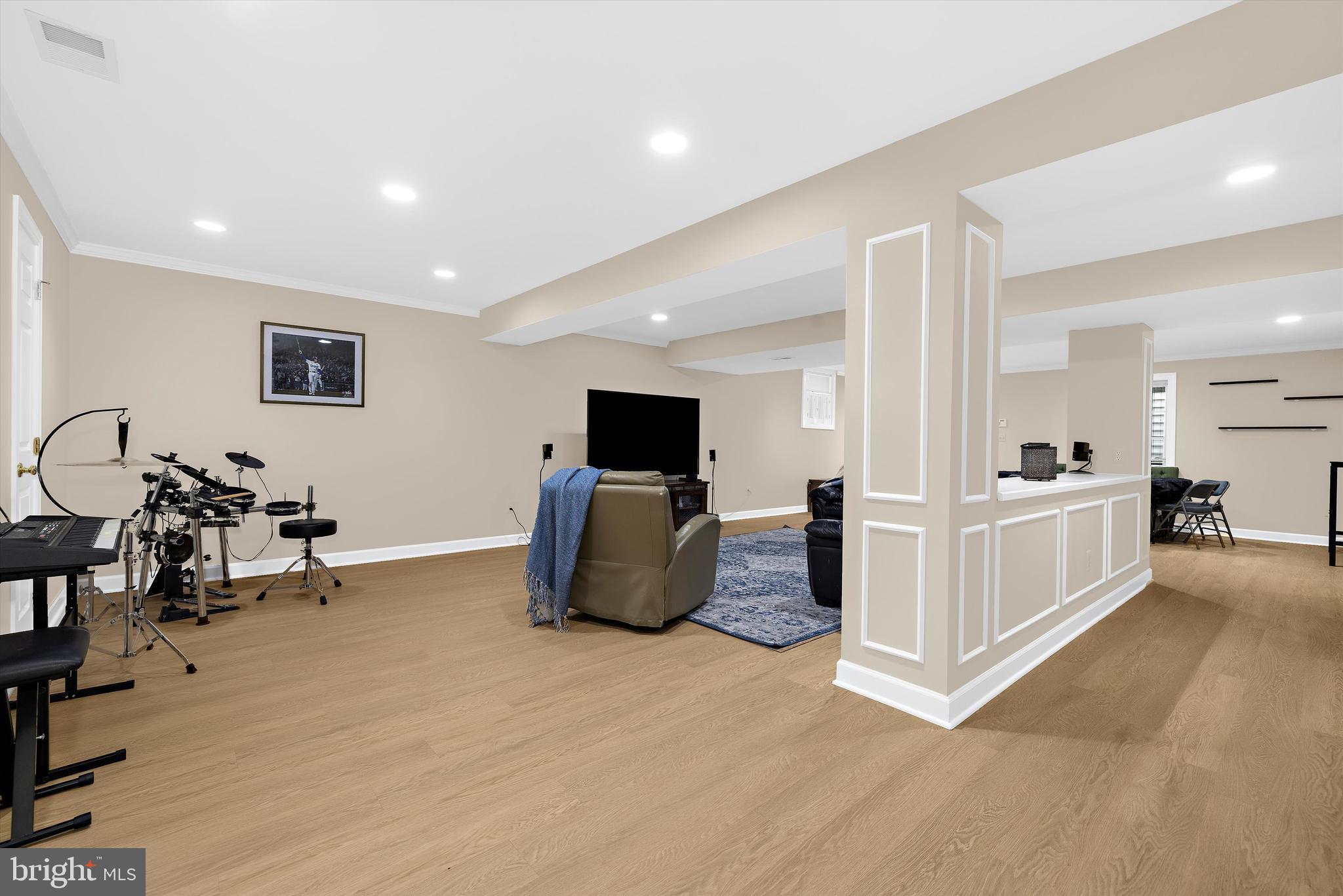 LAKELANDS - Residential