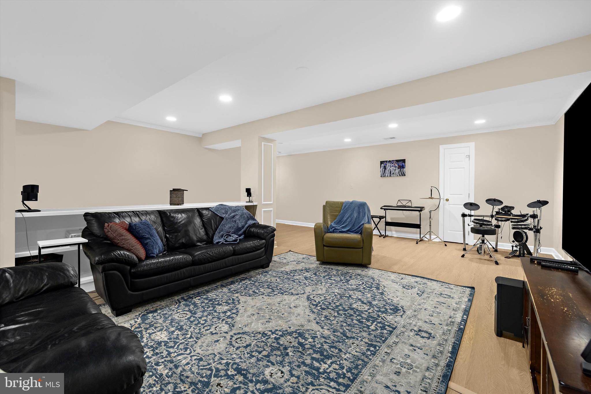 LAKELANDS - Residential