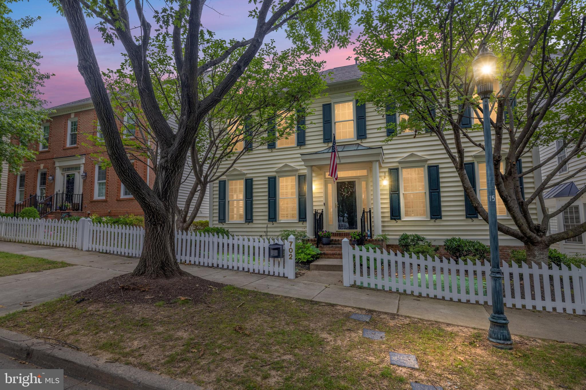 702 LINSLADE STREET
