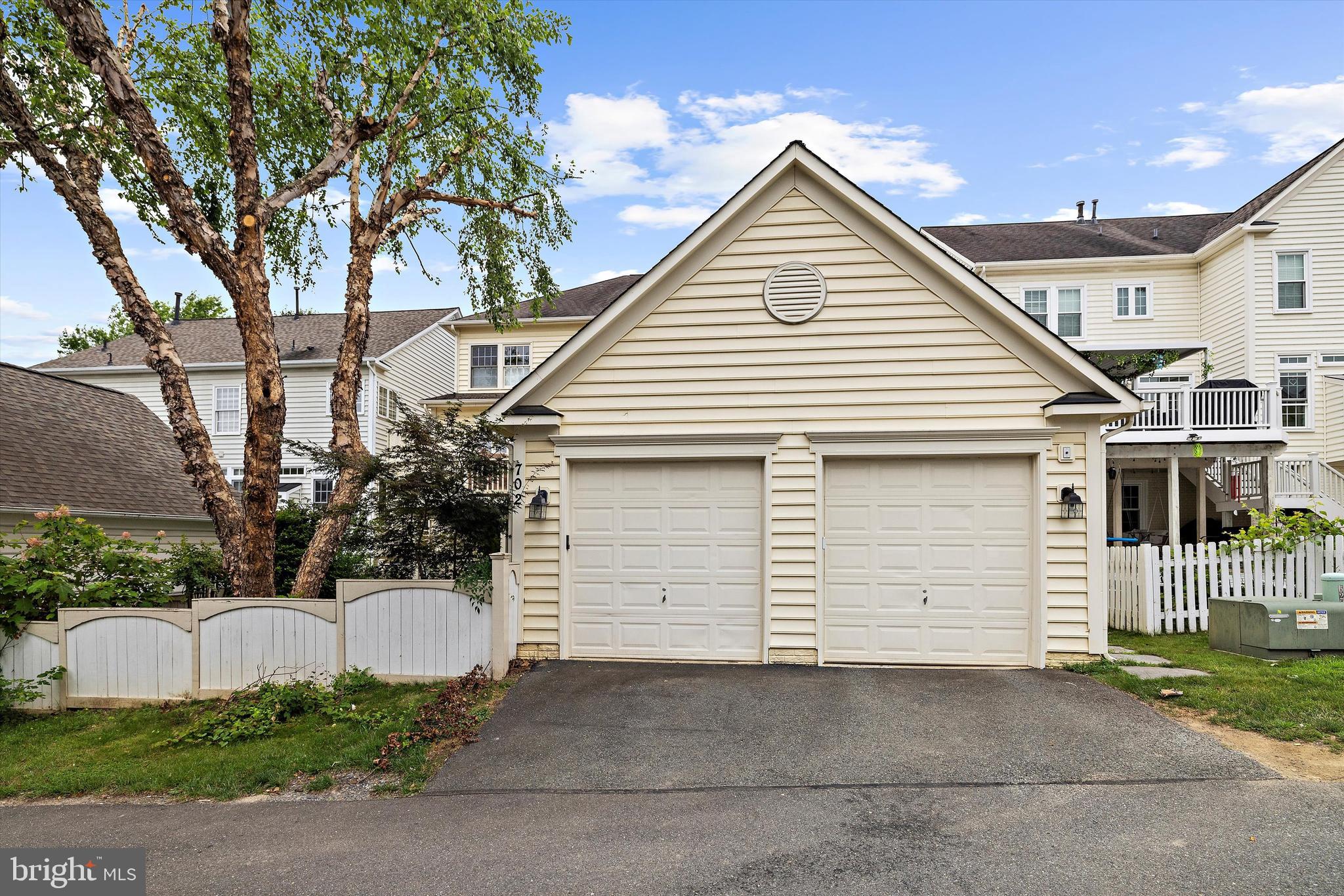 LAKELANDS - Residential