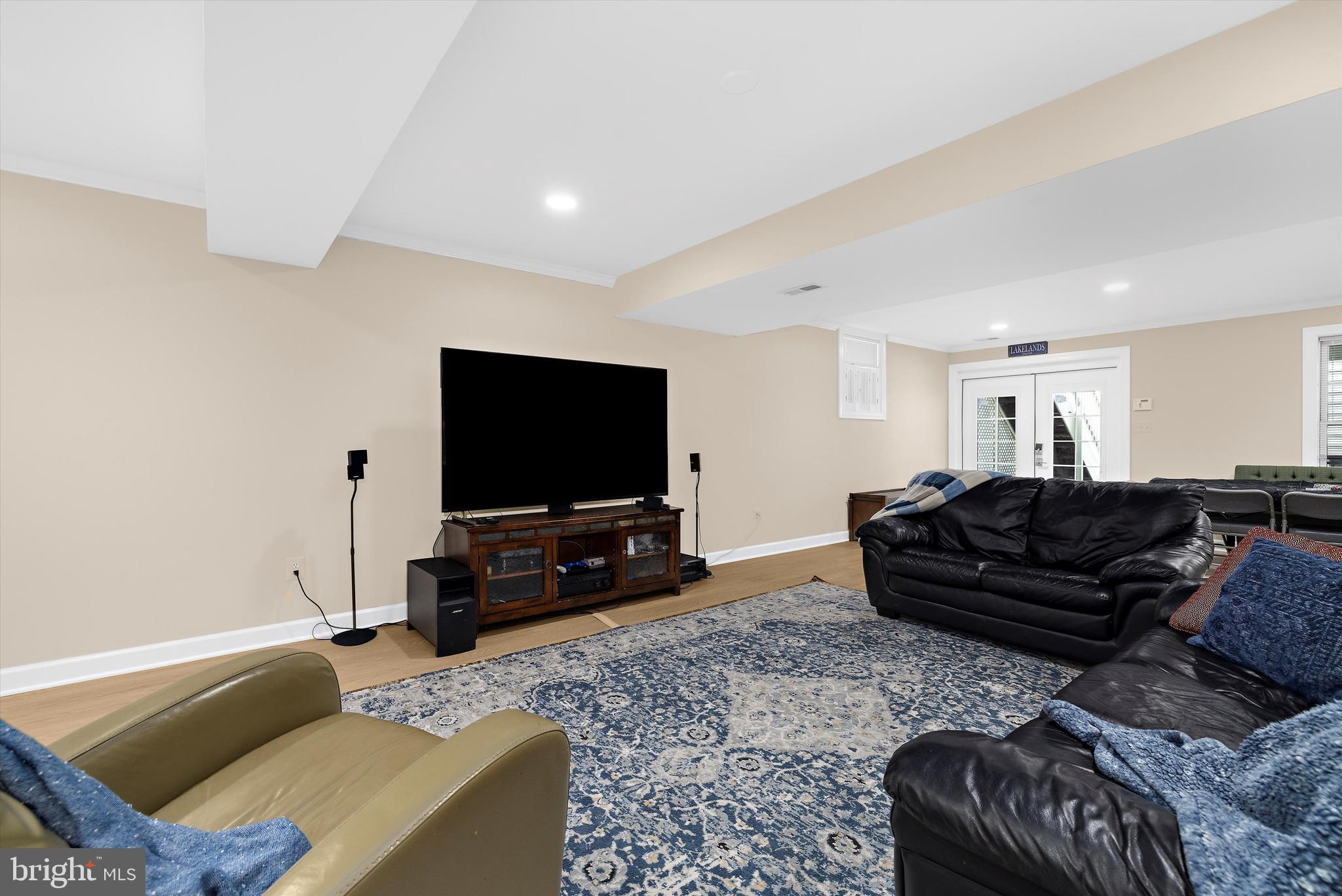 LAKELANDS - Residential