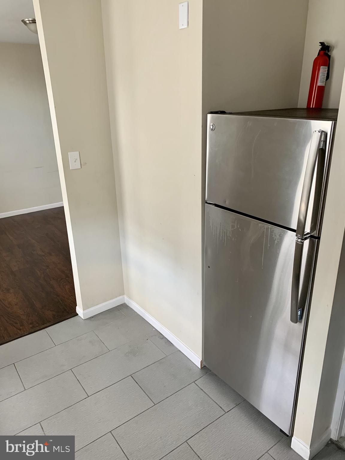 PORT RICHMOND - Residential Lease