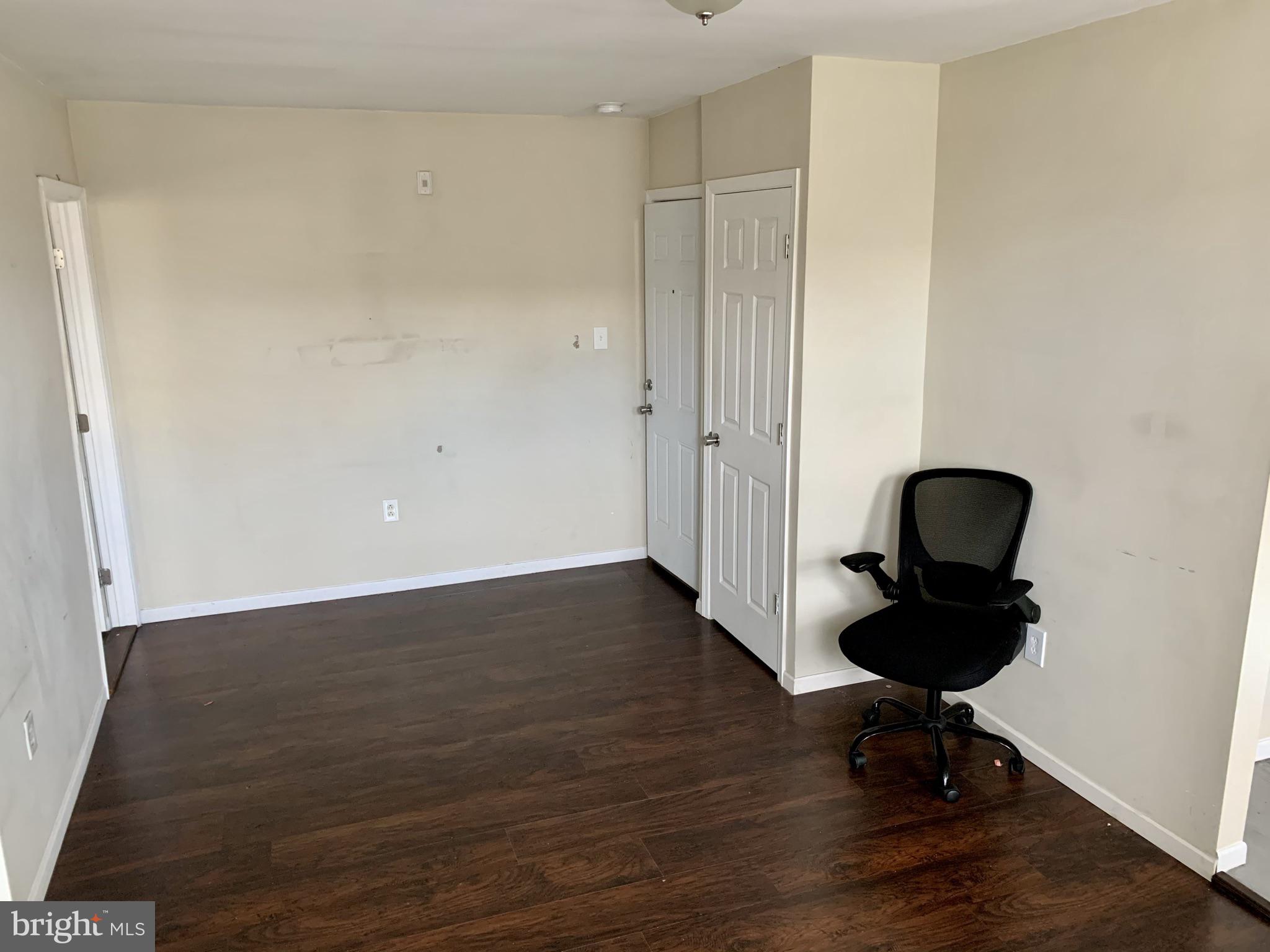 PORT RICHMOND - Residential Lease