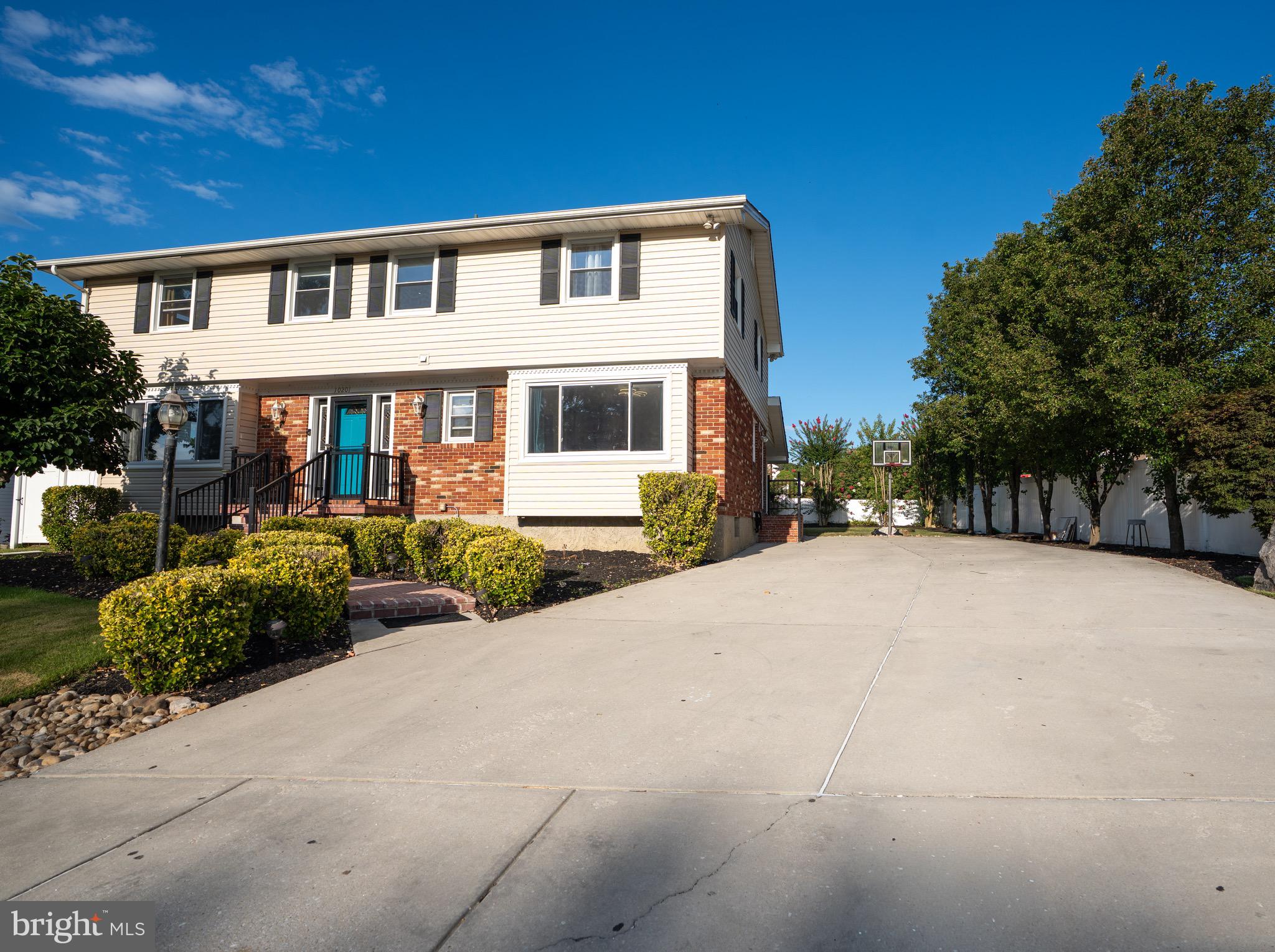 10201 GREENSIDE DRIVE