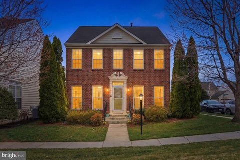 Photo of 17037 Loftridge Lane, GAINESVILLE, VA 20155 (MLS # VAPW2112398)